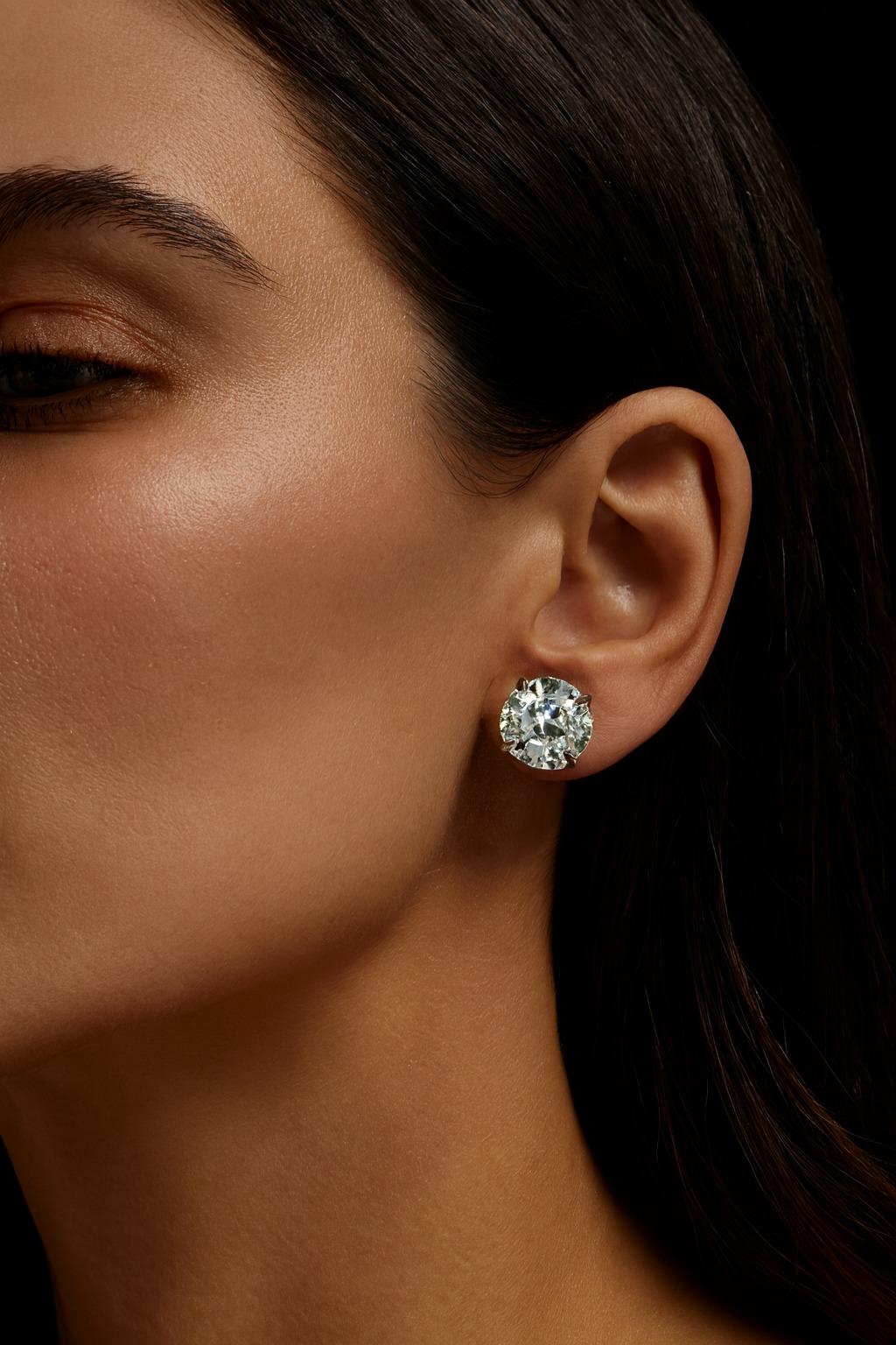 Boucles d'oreilles en diamant certifié GIA de 7,30 carats de taille européenne ancienne Excellent état - En vente à Chicago, IL