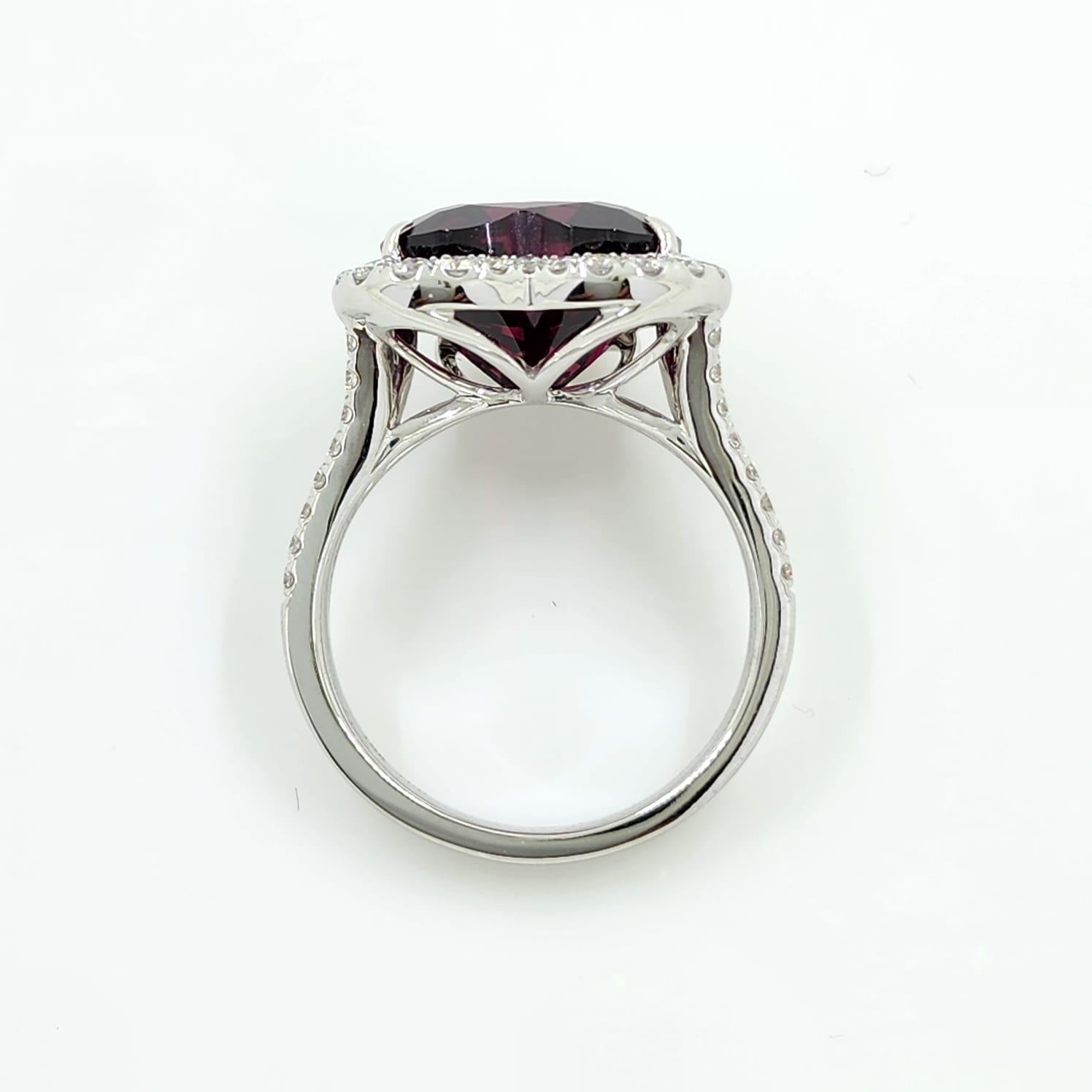Contemporary GIA Certified 7.37 Carat Heart Garnet and Diamond Ring in 18K White Gold For Sale