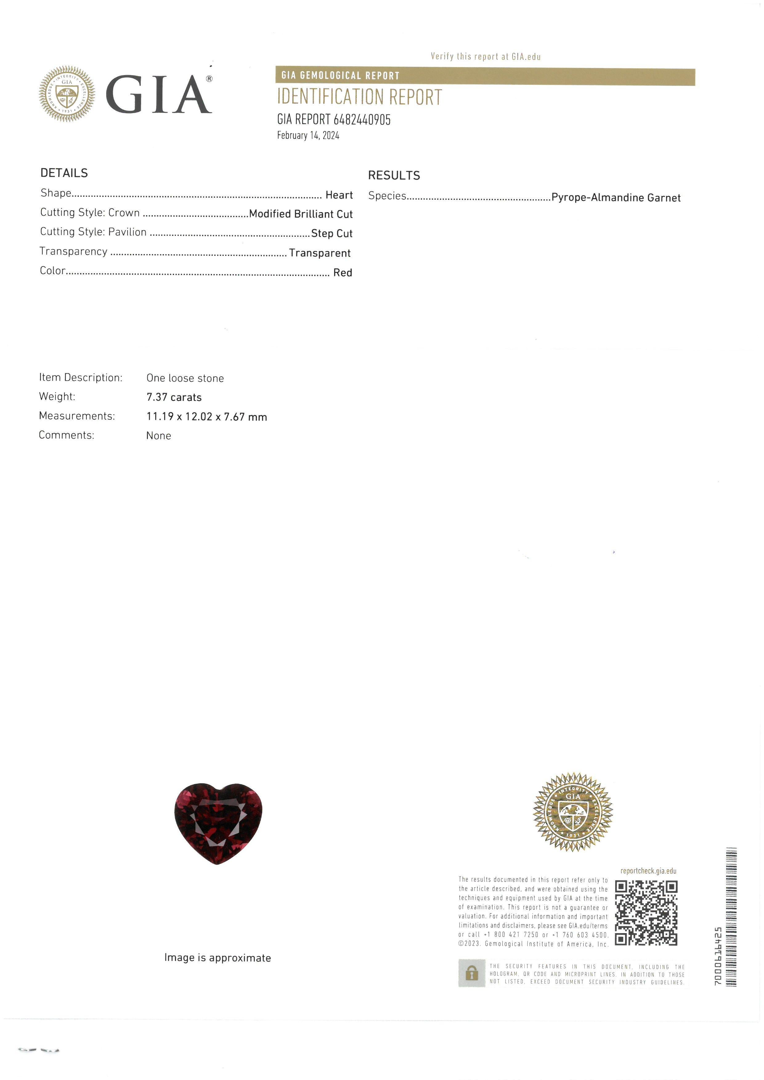 Taille cœur Bague en or blanc 18 carats avec grenat cœur de 7,37 carats certifié GIA et diamants en vente