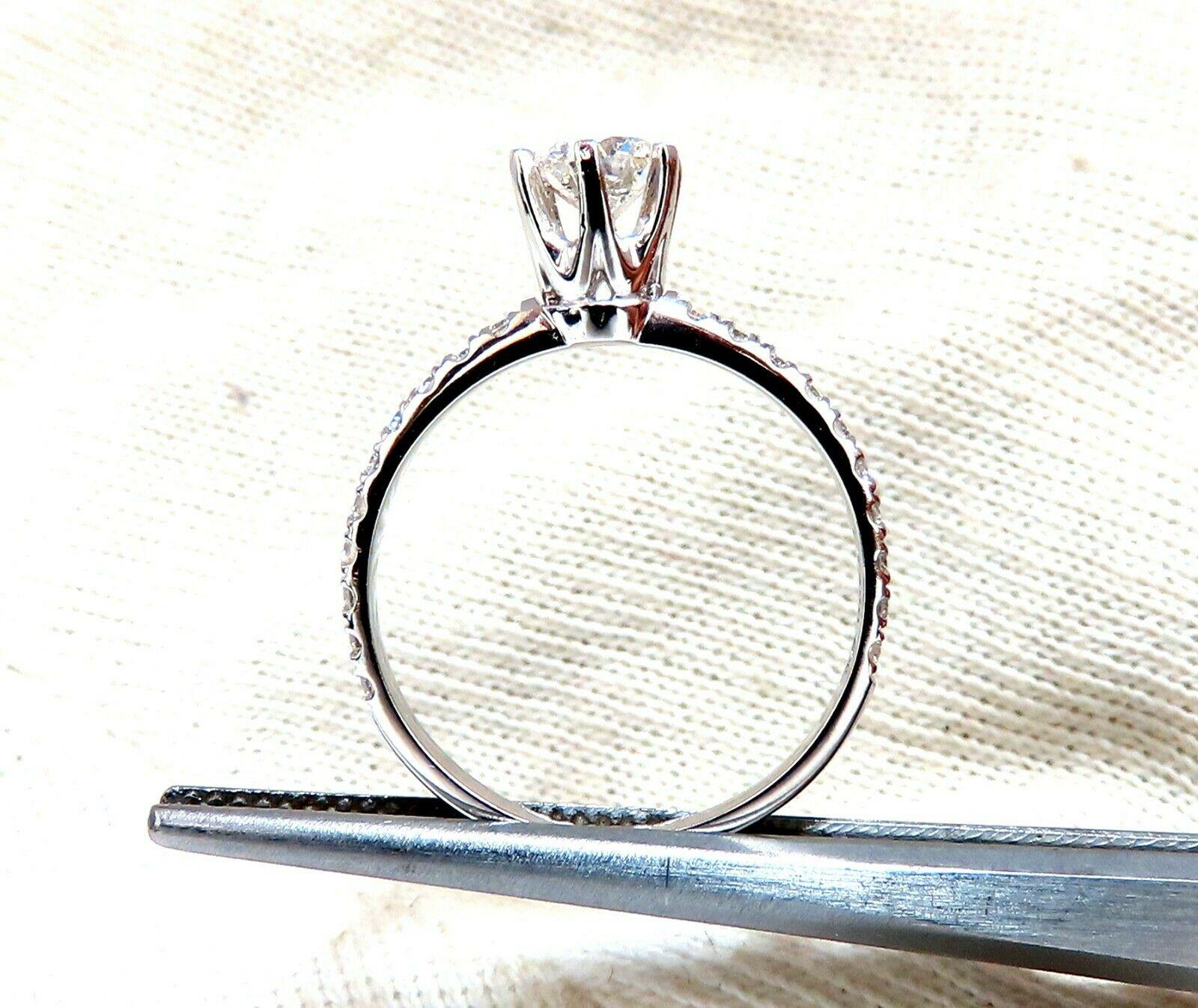GIA-zertifizierter Platin-Tulpenring mit 0,73 Karat Diamant im Rundschliff, Platin im Angebot 1