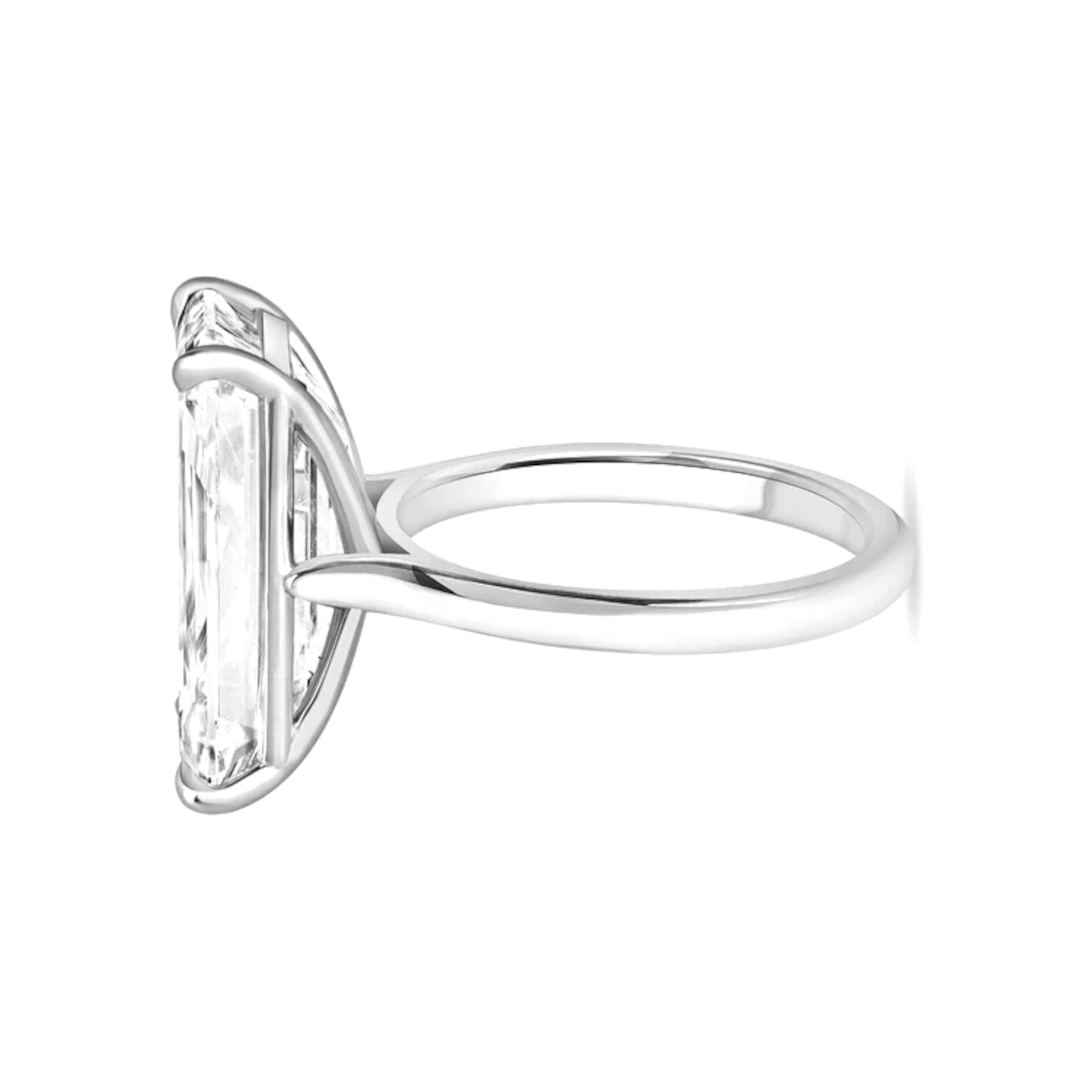 Contemporain Bague en diamant certifié GIA de 7,40 carats de couleur E, sans défaut, taille émeraude allongée en vente