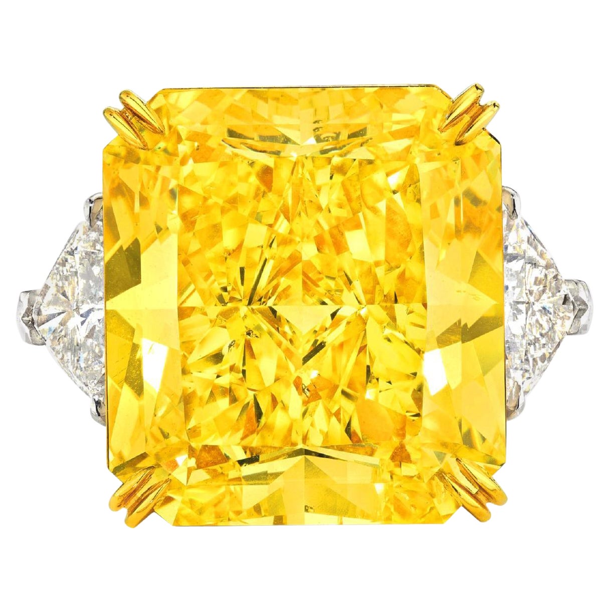 Certifié GIA, 7.40 ct. Fantaisie  Bague de fiançailles platine avec diamant jaune