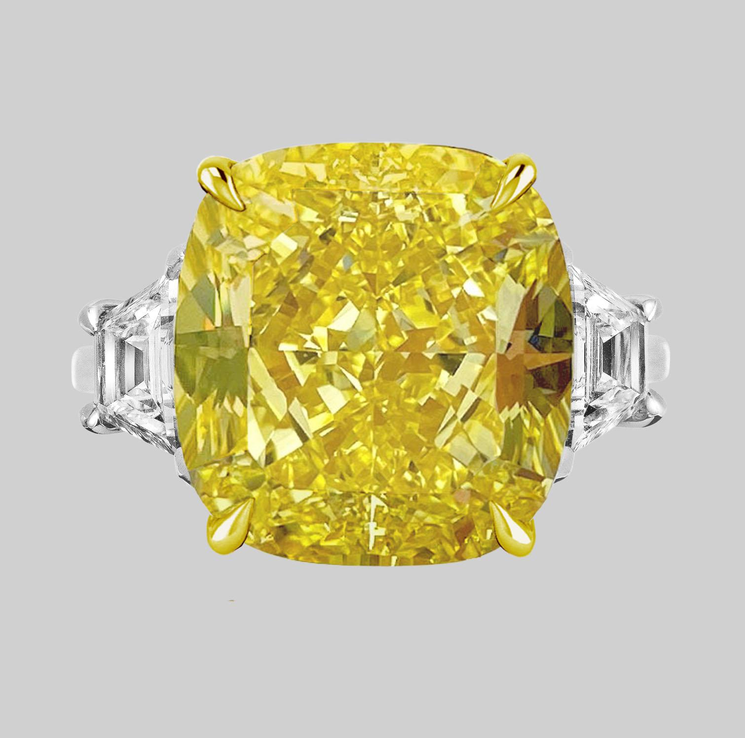 GIA zertifiziert 7,46 Karat Fancy Yellow Internally Flawless Cushion Ring (Kissenschliff) im Angebot