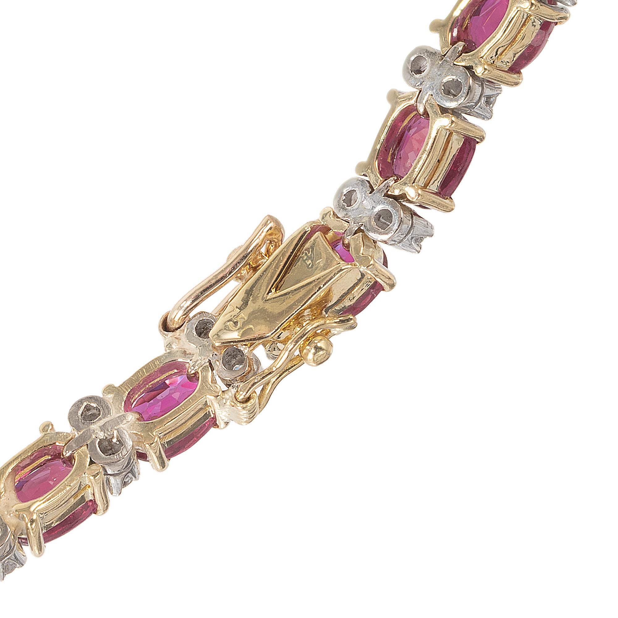 GIA Certified 7.5 Carat Oval Ruby Diamond Yellow Gold Bracelet en venta 1