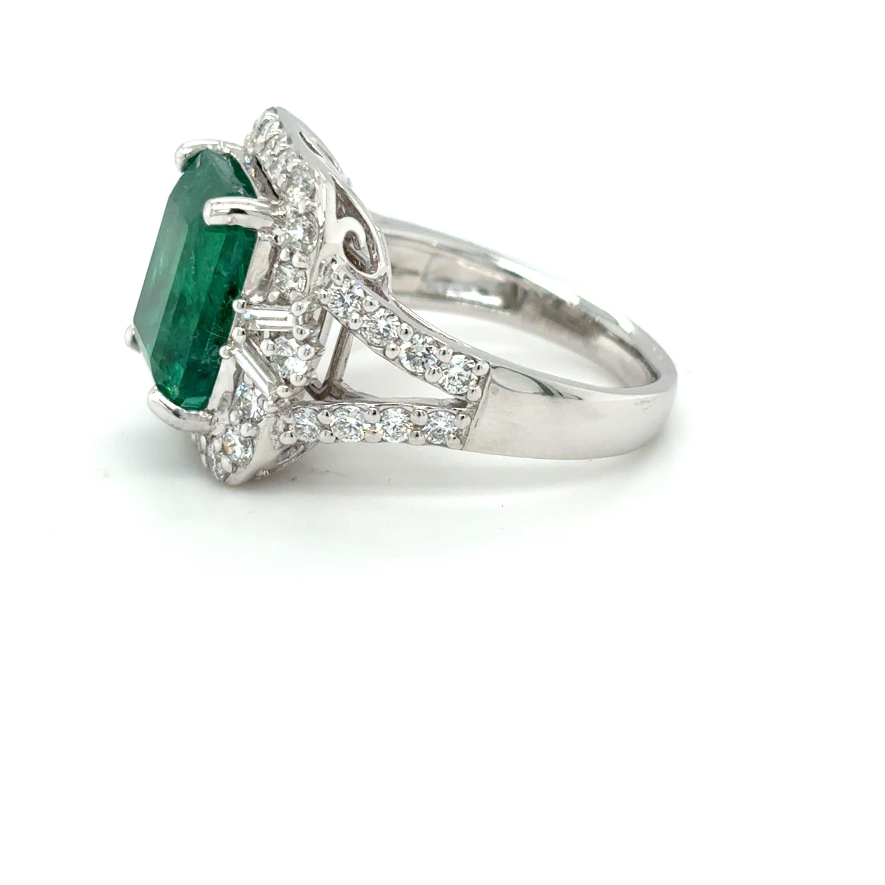 GIA-zertifizierter 7,52 Karat Smaragd-Diamant-Cocktailring mit Oktagonschliff im Angebot 4