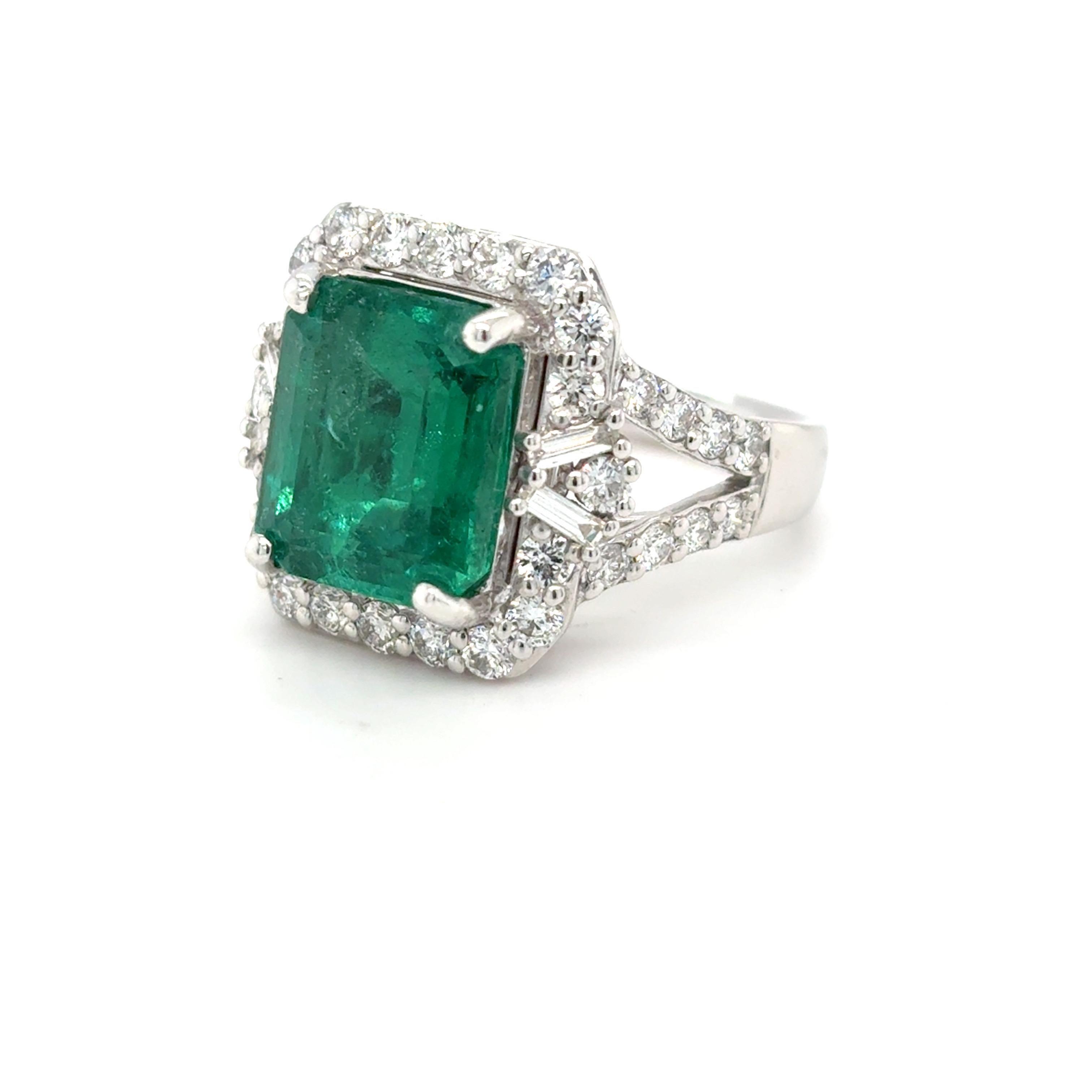 GIA-zertifizierter 7,52 Karat Smaragd-Diamant-Cocktailring mit Oktagonschliff im Angebot 5