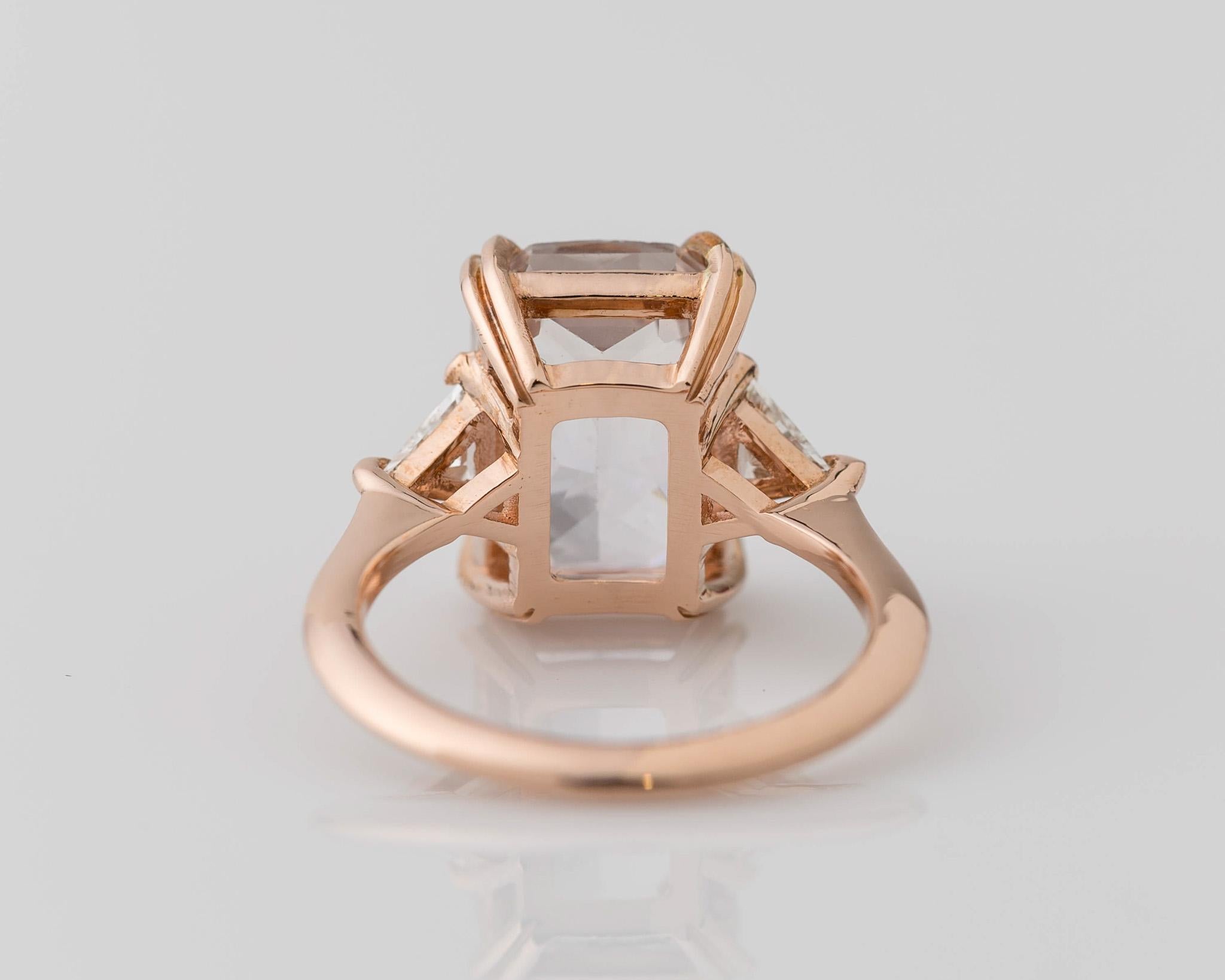 Bague de fiançailles avec saphir rose clair naturel certifié GIA de 7,56 carats et diamants Pour femmes en vente