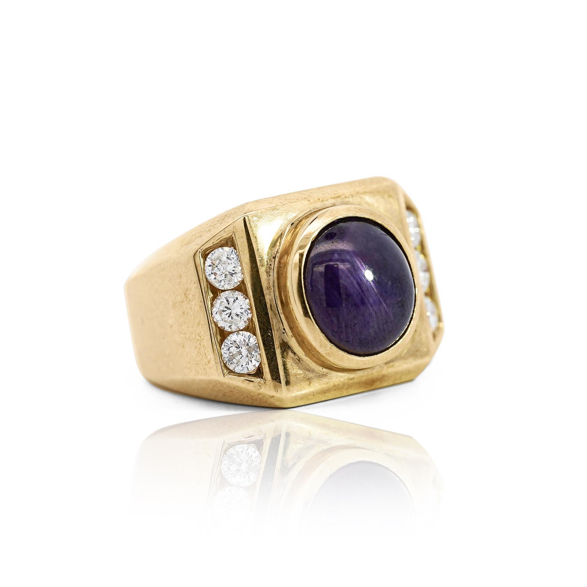 Cabochon Anello da uomo in oro 14K con zaffiro a stella e diamante con cambio di colore certificato GIA da 7,6 carati in vendita