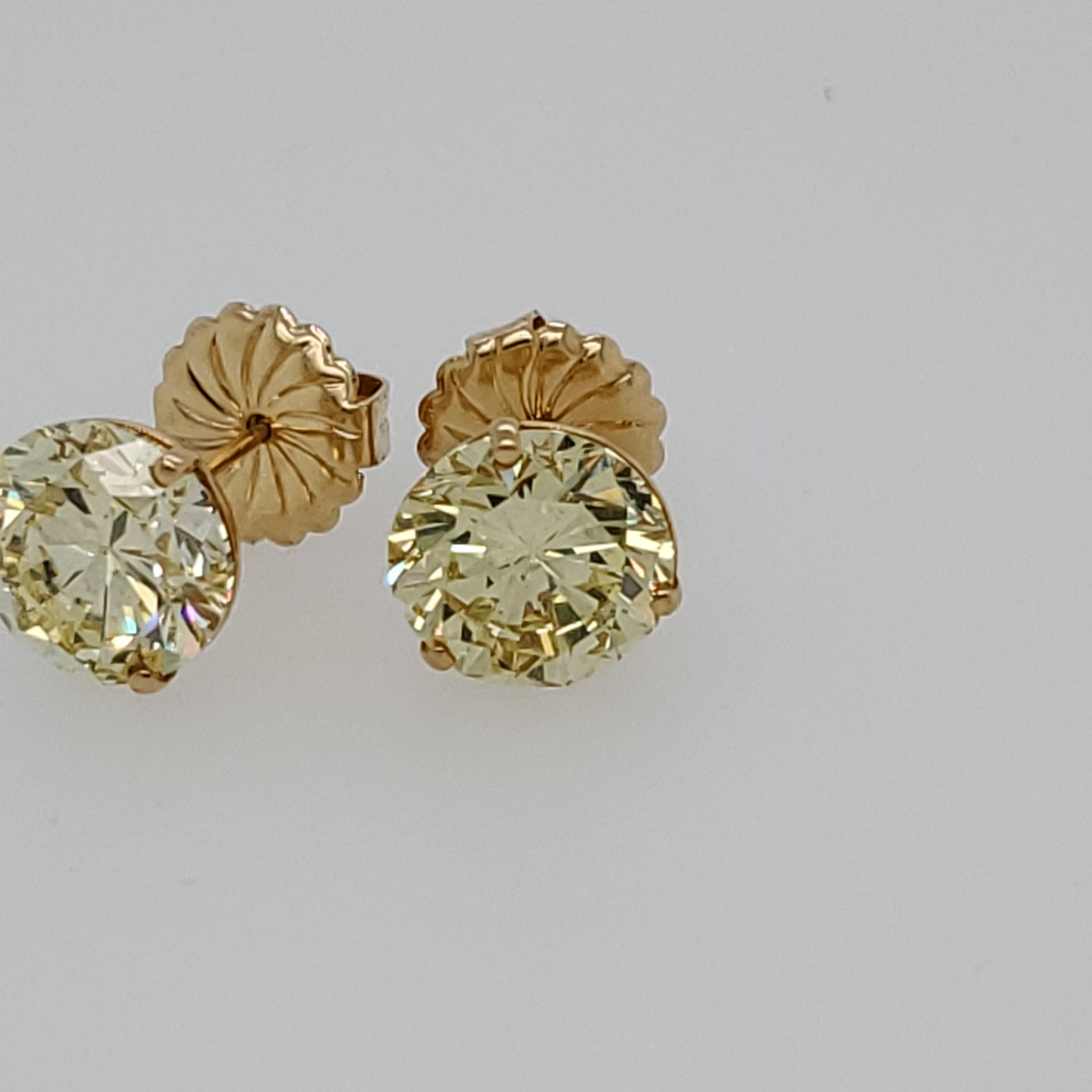 GIA Certified 7.73 Carat Canary Round Diamond Studs In New Condition In New York, NY