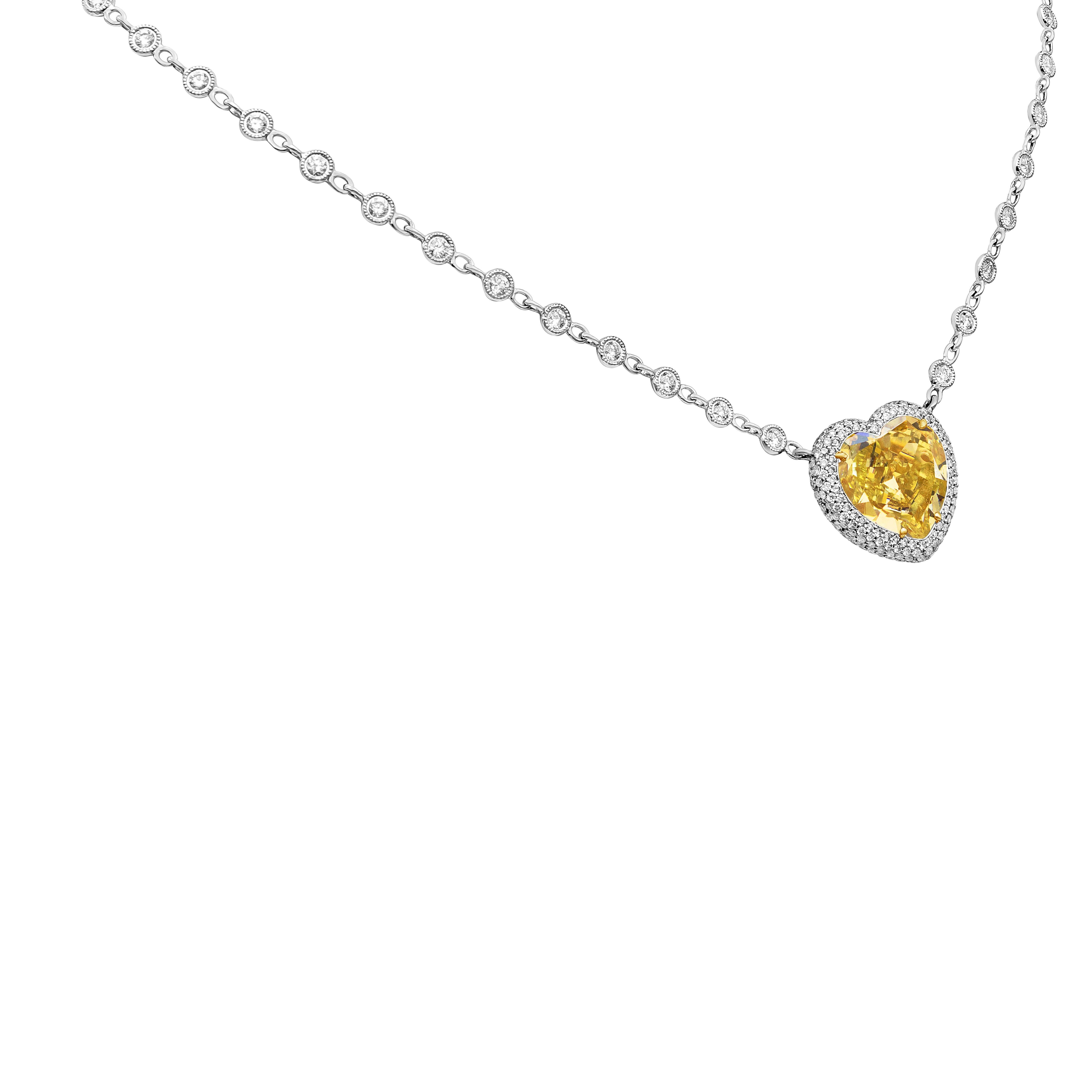 Moderne Collier pendentif double face en forme de cœur avec diamant jaune certifié GIA de 7,77 en vente
