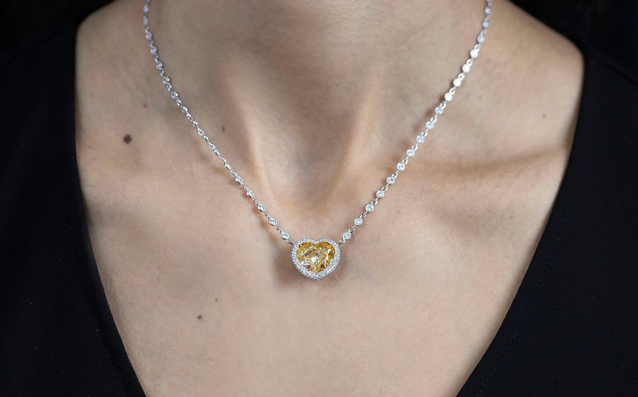 Mixed Cut GIA Certified 7.77 Heart Shape Yellow Diamond Double-Sided Pendant Necklace For Sale