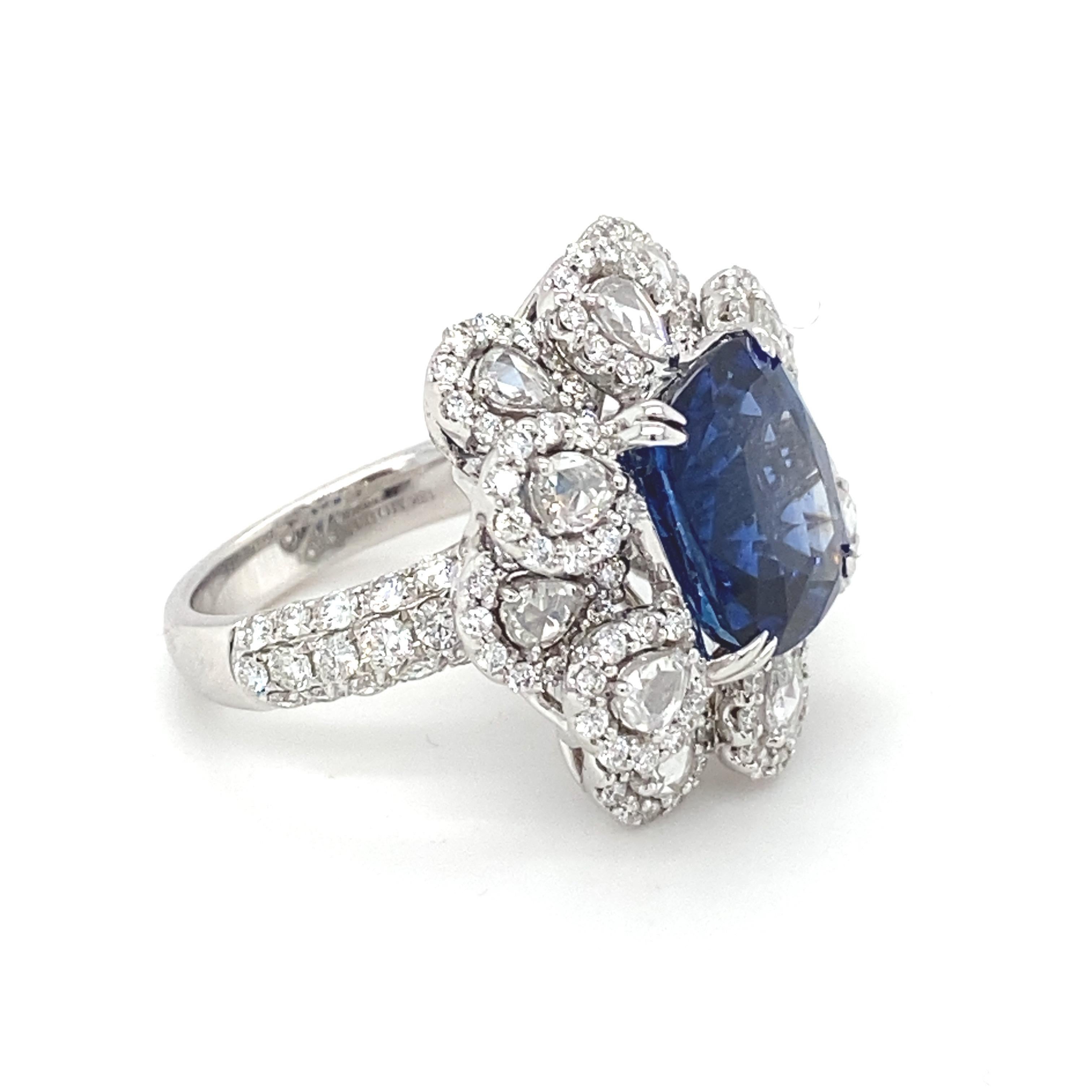GIA-zertifizierter 7,87 Karat Verlobungsring mit blauem Saphir in Kissenform mit Diamant 18K im Zustand „Neu“ im Angebot in Trumbull, CT