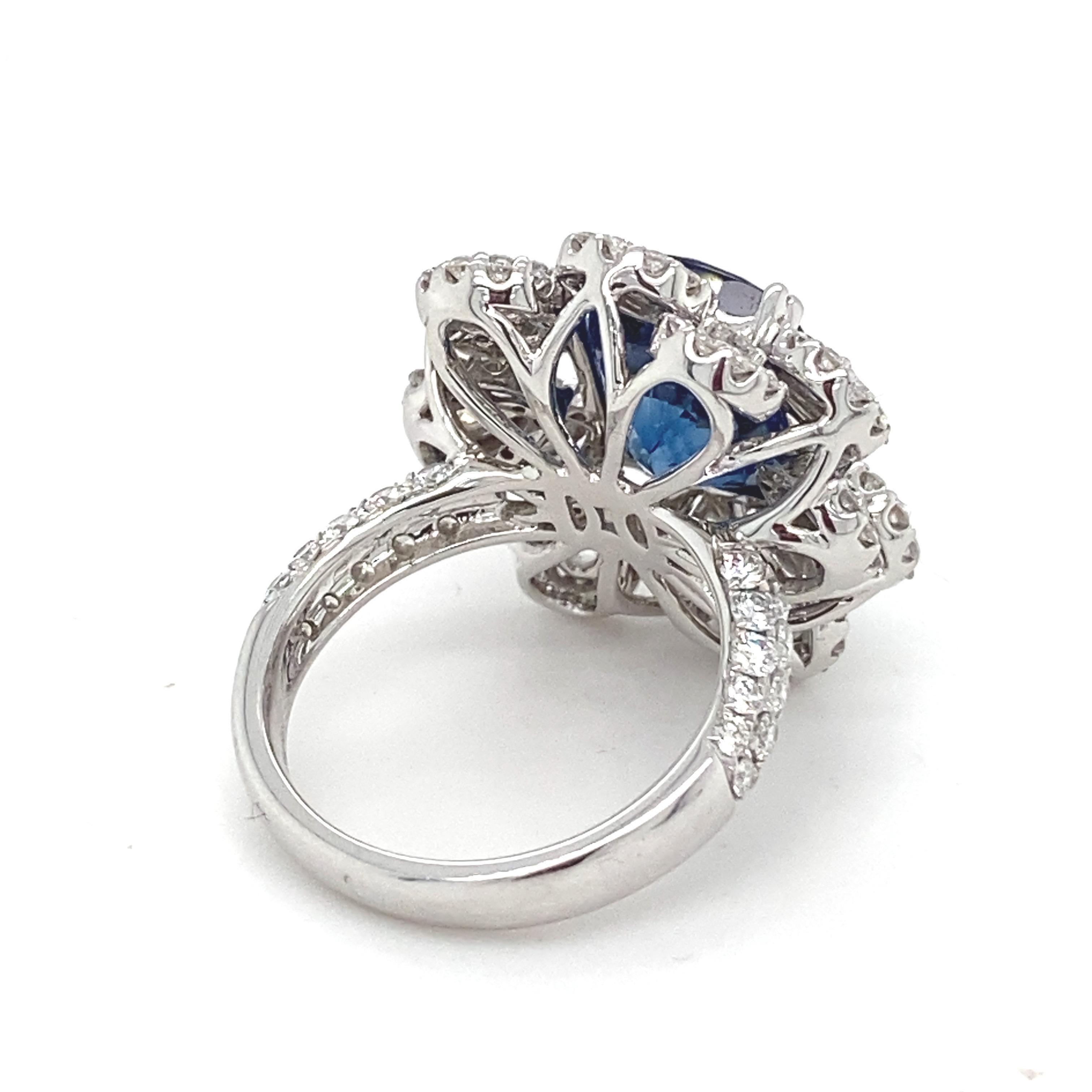 GIA-zertifizierter 7,87 Karat Verlobungsring mit blauem Saphir in Kissenform mit Diamant 18K im Angebot 2