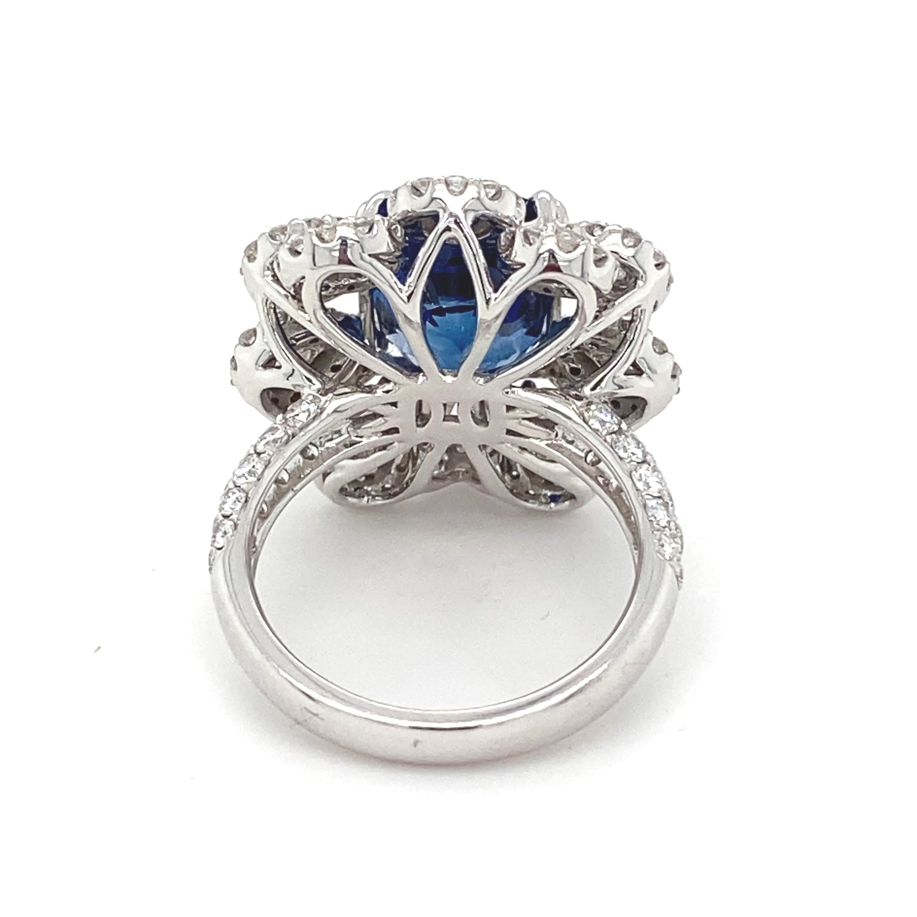 GIA-zertifizierter 7,87 Karat Verlobungsring mit blauem Saphir in Kissenform mit Diamant 18K im Angebot 3
