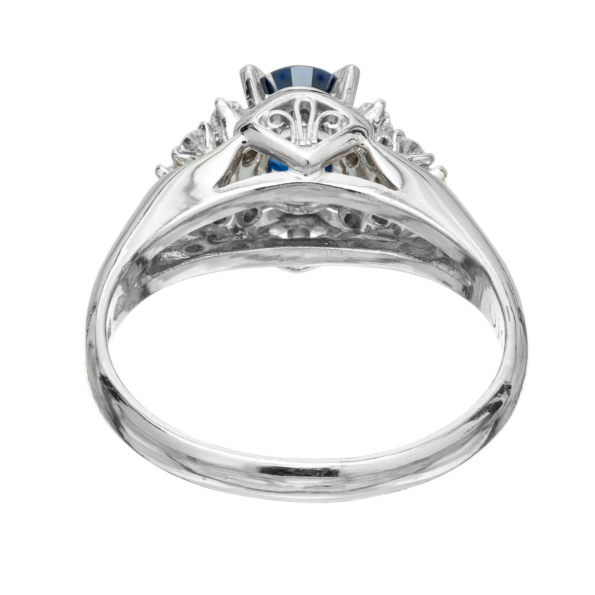 Bague de fiançailles en platine certifiée GIA de 0,79 carat de saphir bleu et de diamant en vente 1