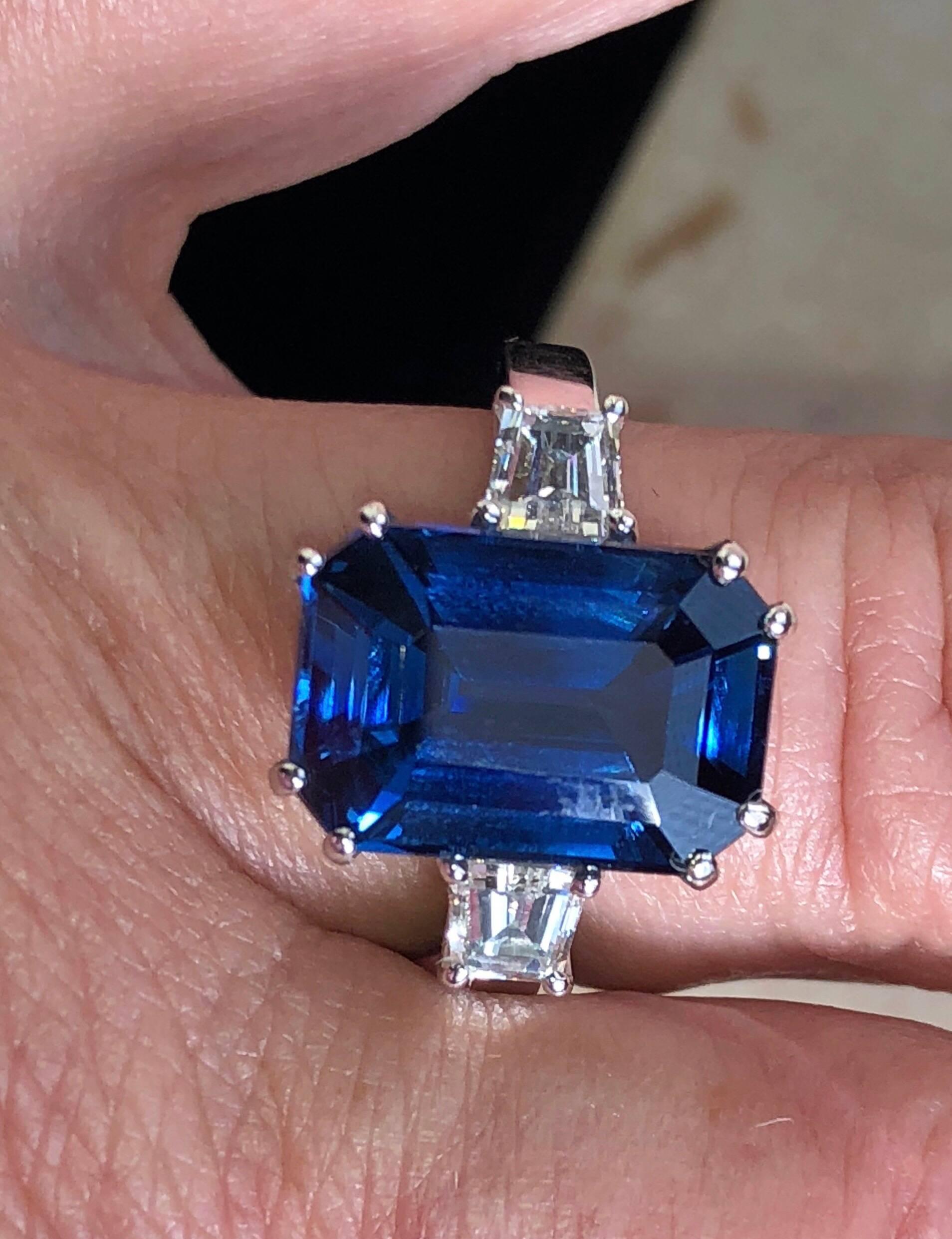 GIA AGL Certified 7.92 Carat No Heat Octagonal Cut Siam Sapphire Diamond Ring In Excellent Condition In Valenza, IT