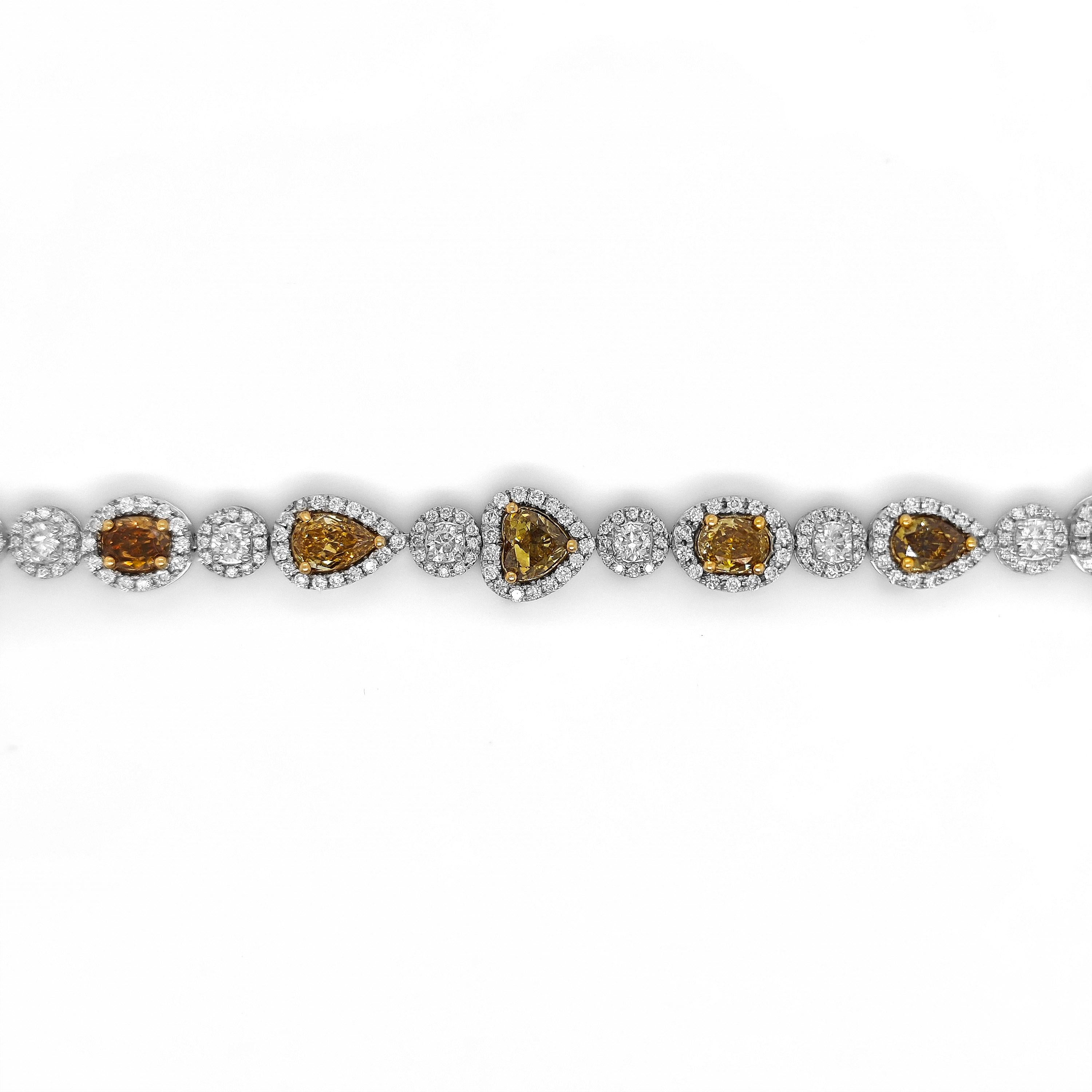 362 Weiße Diamanten: 7,96 Karat
Metall: 18K Weißgold, 21,55 Gramm
GIA-Zertifikat # 2195264776
