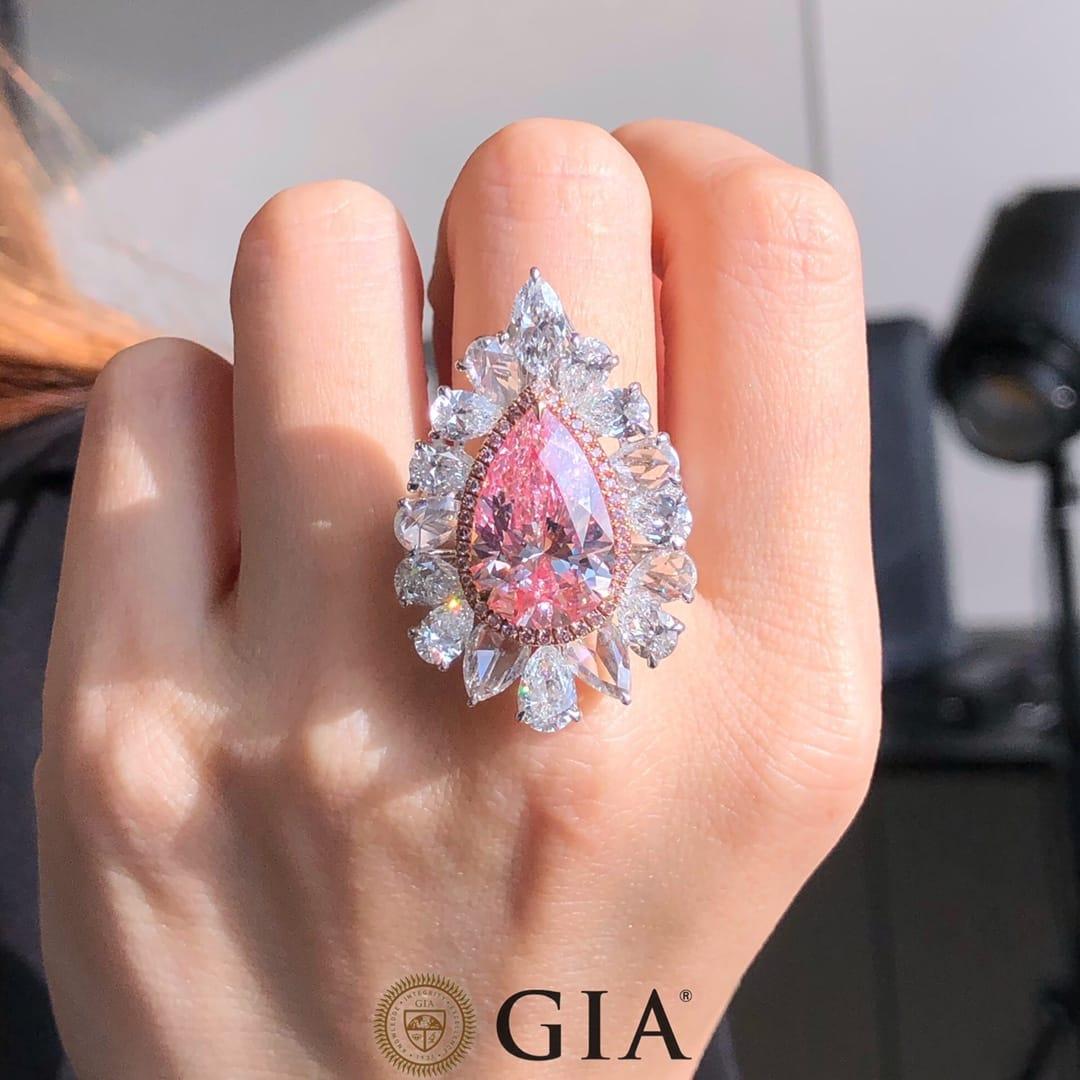 GIA-zertifizierter 7 Karat Diamant-Halo-Anhänger mit Rosenschliff im Birnenschliff im Zustand „Neu“ im Angebot in PARIS, FR