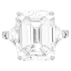 Anello in platino con diamante di tipo IIA e taglio smeraldo da 7,40 carati certificato GIA