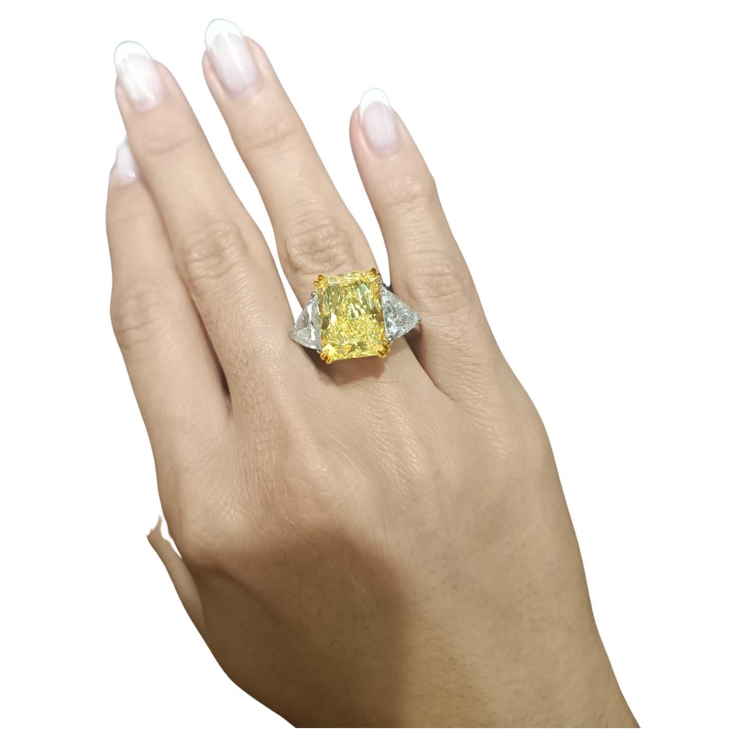 GIA Certified 4 Carats Fancy Yellow Diamond Tapered Baguette Platinum