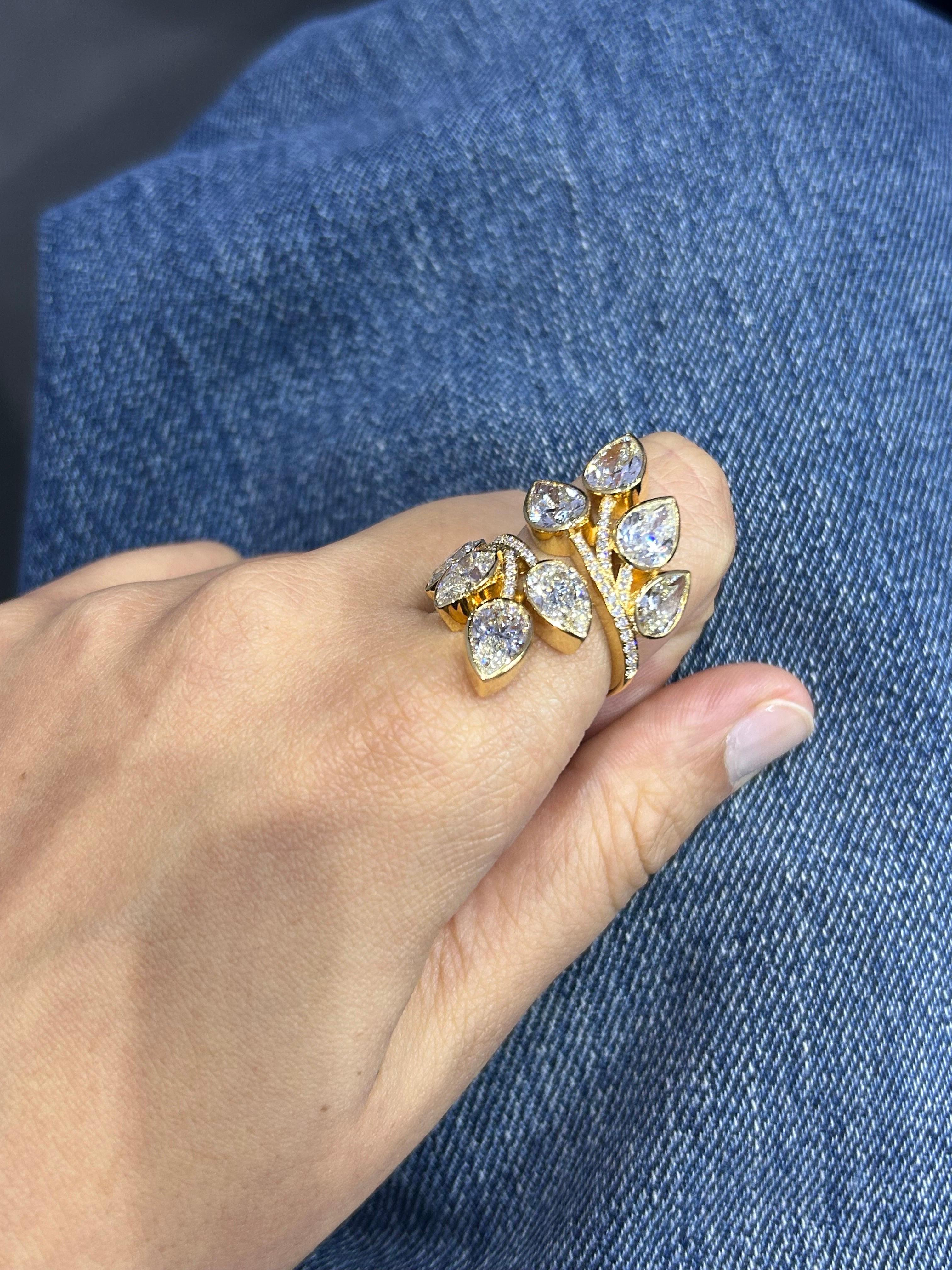 GIA Certified 8 carat Pear Shape Diamond Cocktail Ring In New Condition In Bangkok, Thailand