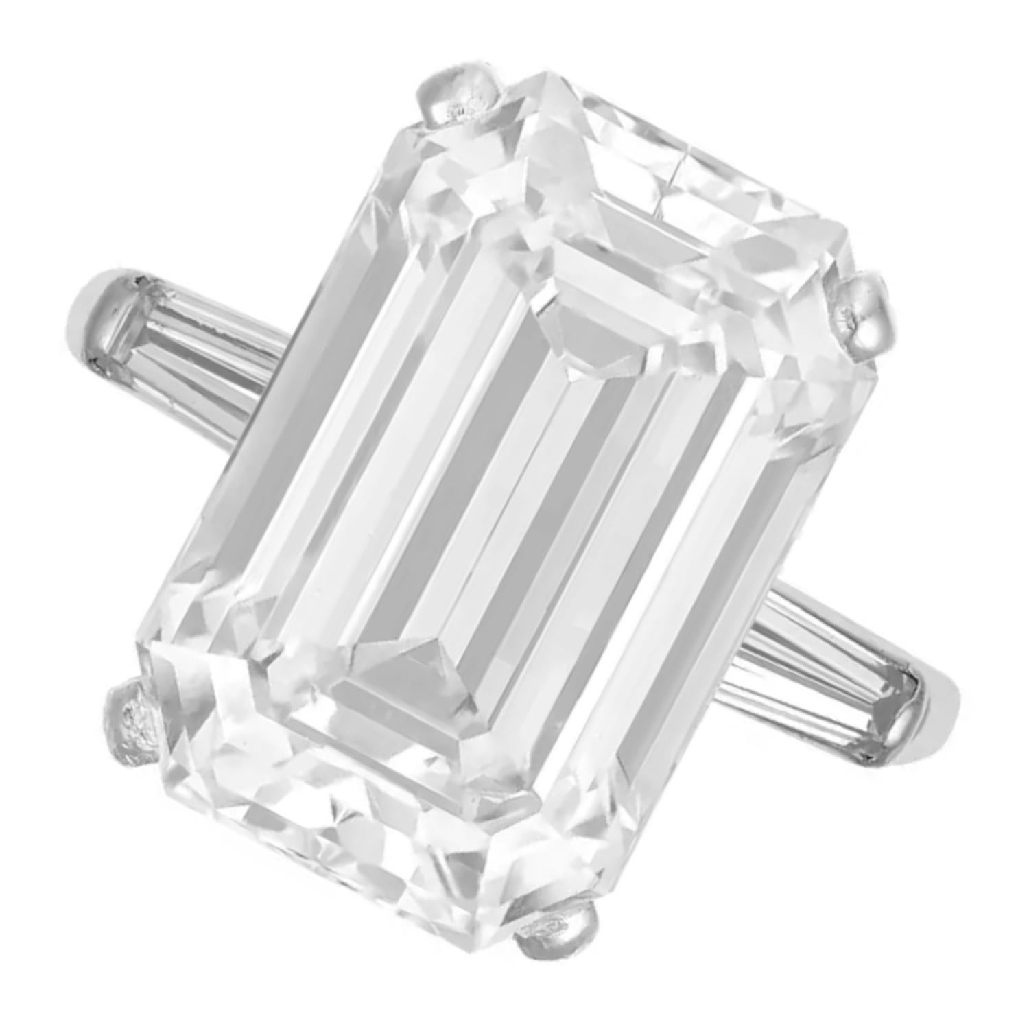 Bague de fiançailles en platine certifiée GIA de 8 carats avec diamant rond taillé en brillant Neuf - En vente à Rome, IT