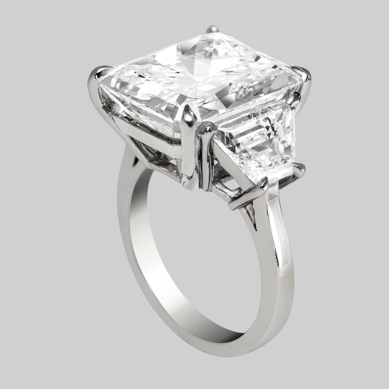 An exquisite GIA certified 8 carat radiant cut diamond set in solid platinum 
the diamond is extremely shiny with excellent proportions
the ring has been handmade in Italy