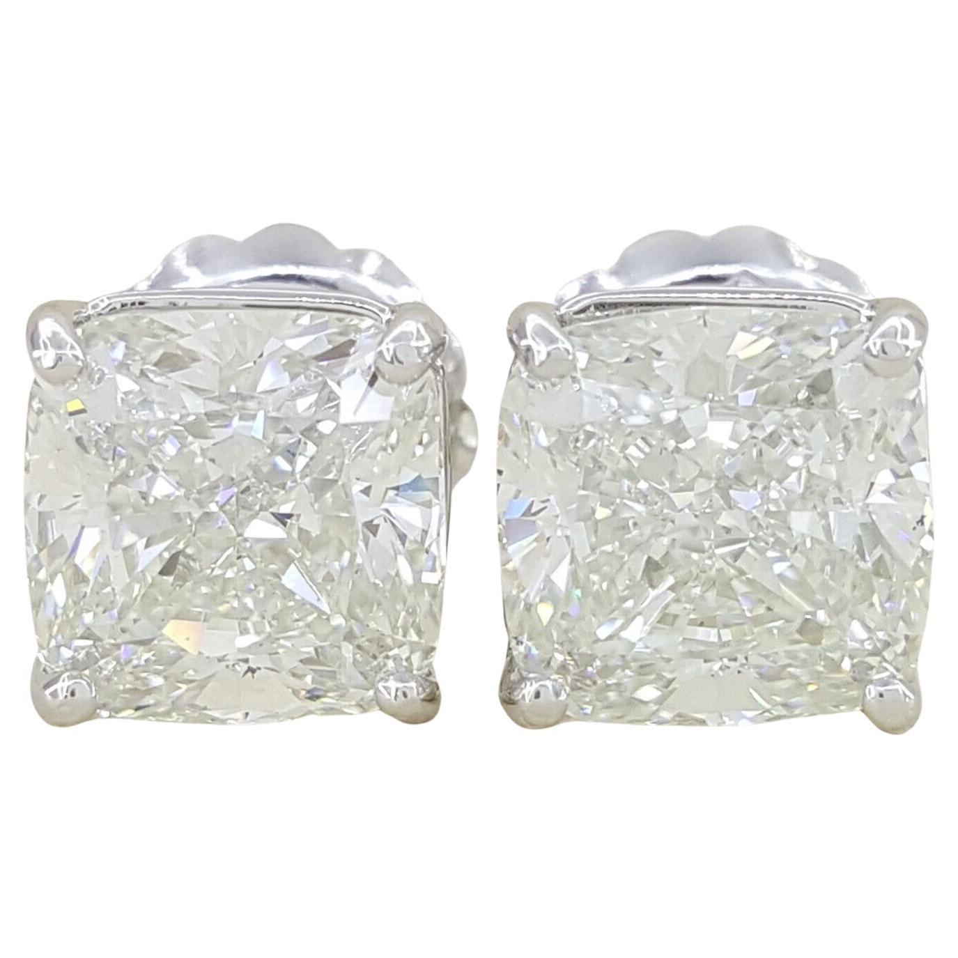 GIA Certified 8 Carat White Gold Cushion Platinum Earrings In New Condition For Sale In Rome, IT
