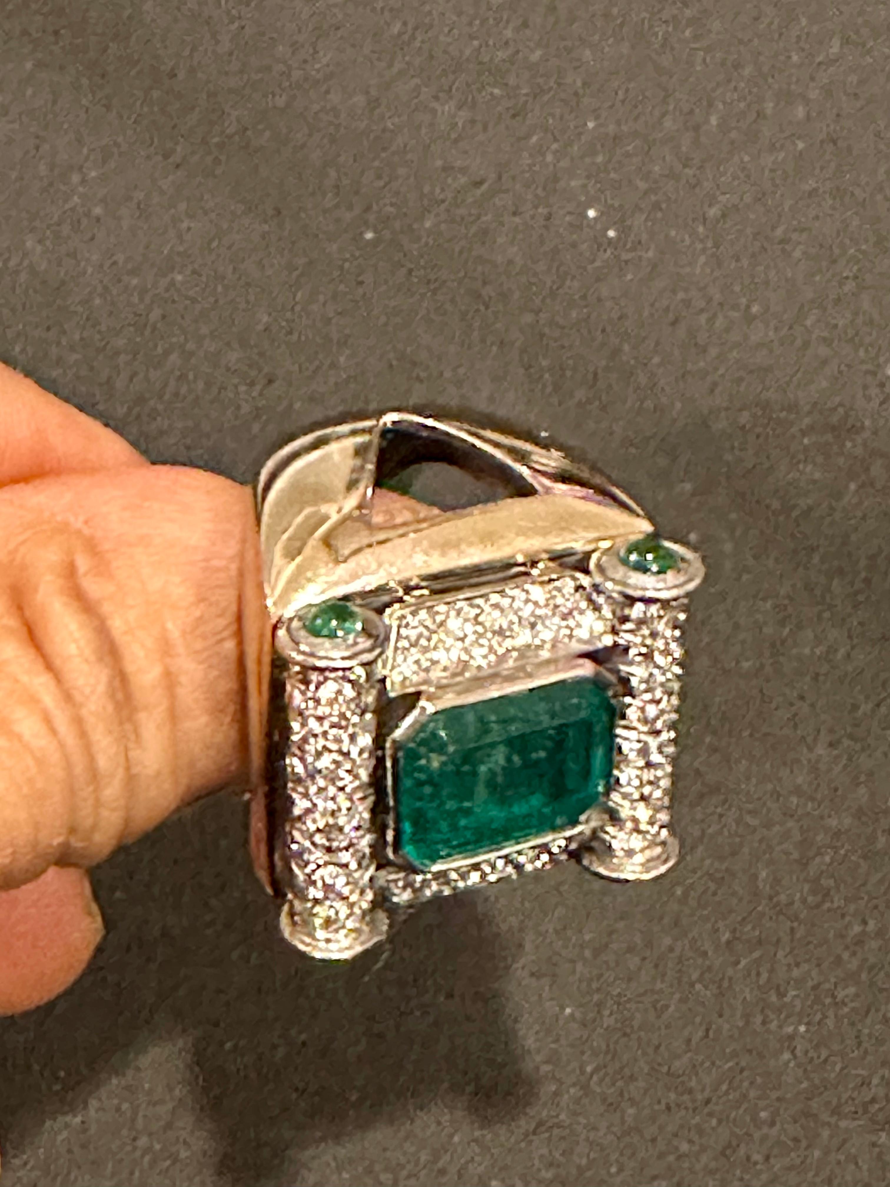 GIA Certified 8ct Emerald Cut Colombian Emerald Diamond  Ring 18kt White Gold In Excellent Condition For Sale In New York, NY