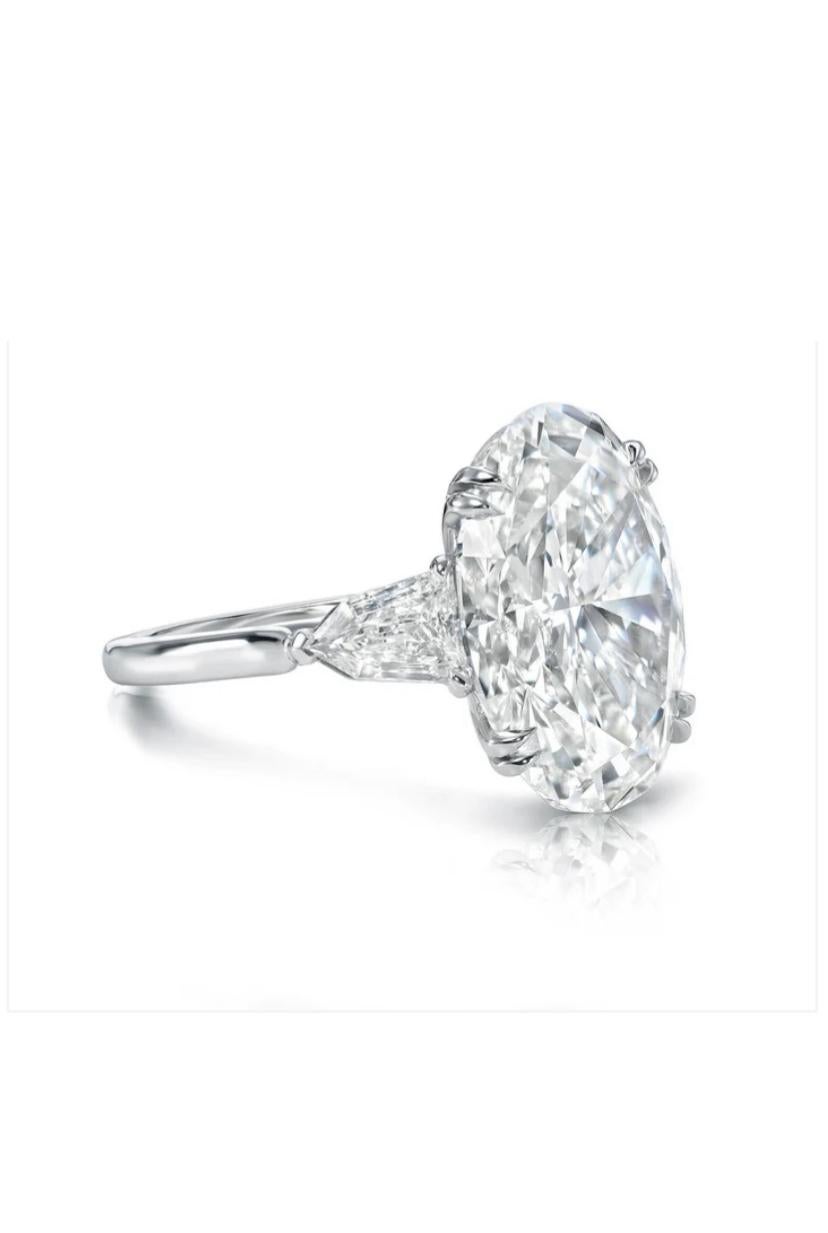 Oval Cut GIA Certified 8.00 Carat F/VVS Oval Shape Natural Diamond Platinum Ring For Sale