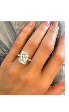 GIA Certified 8.00 Carats D/VS1 Radiant Shape Diamond 18k Gold Solitaire Ring