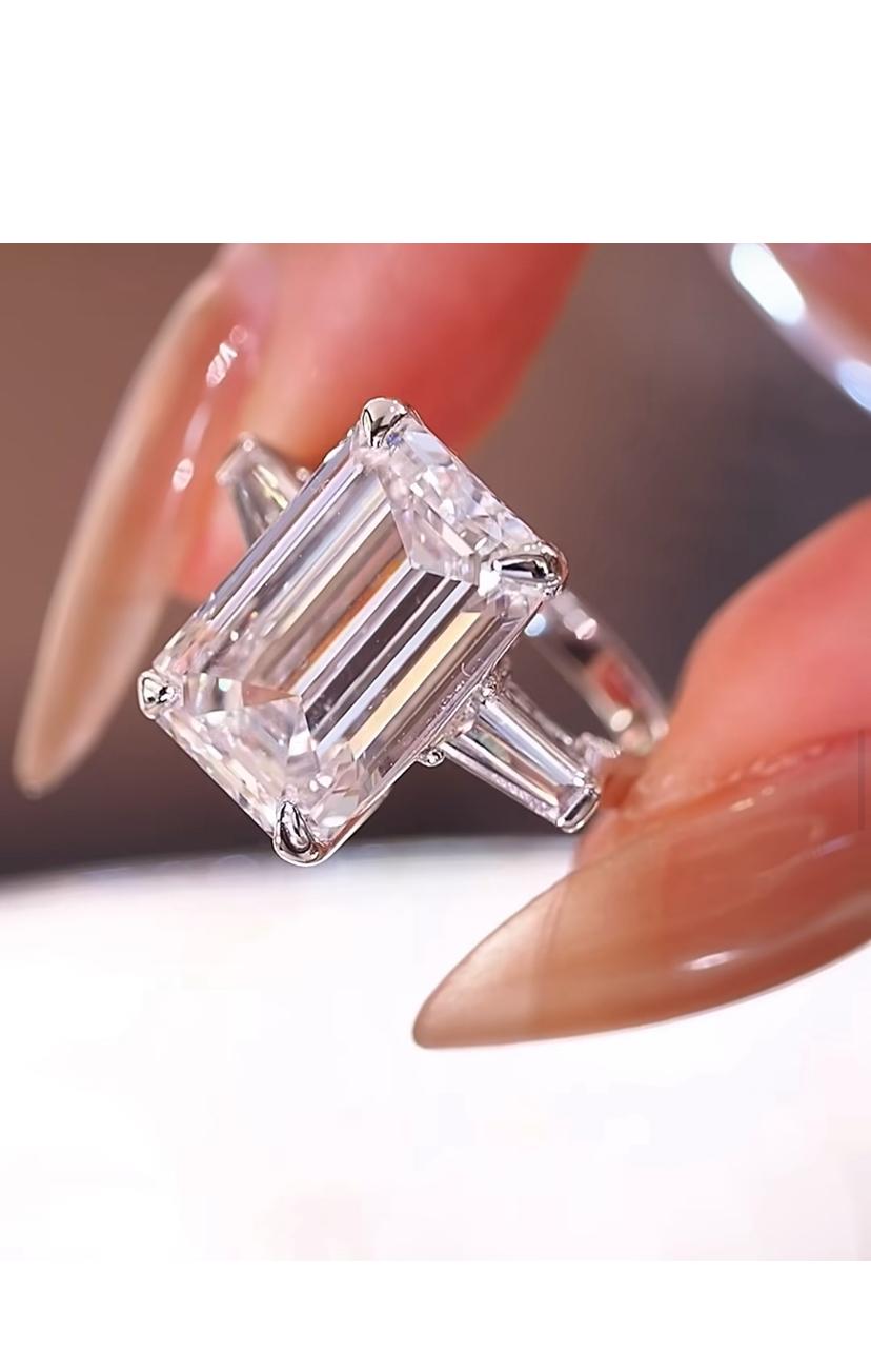 GIA zertifiziert 8,00 Karat F/VS1 Smaragd Form Diamant 18K Gold Ring Damen im Angebot