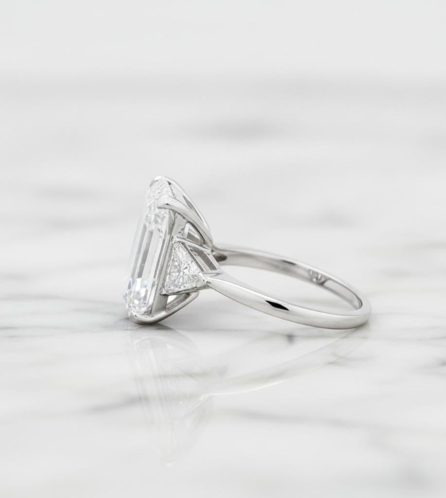 Taille ronde Bague en platine certifiée GIA de 8,02 carats D/VS1, diamant taille émeraude en vente