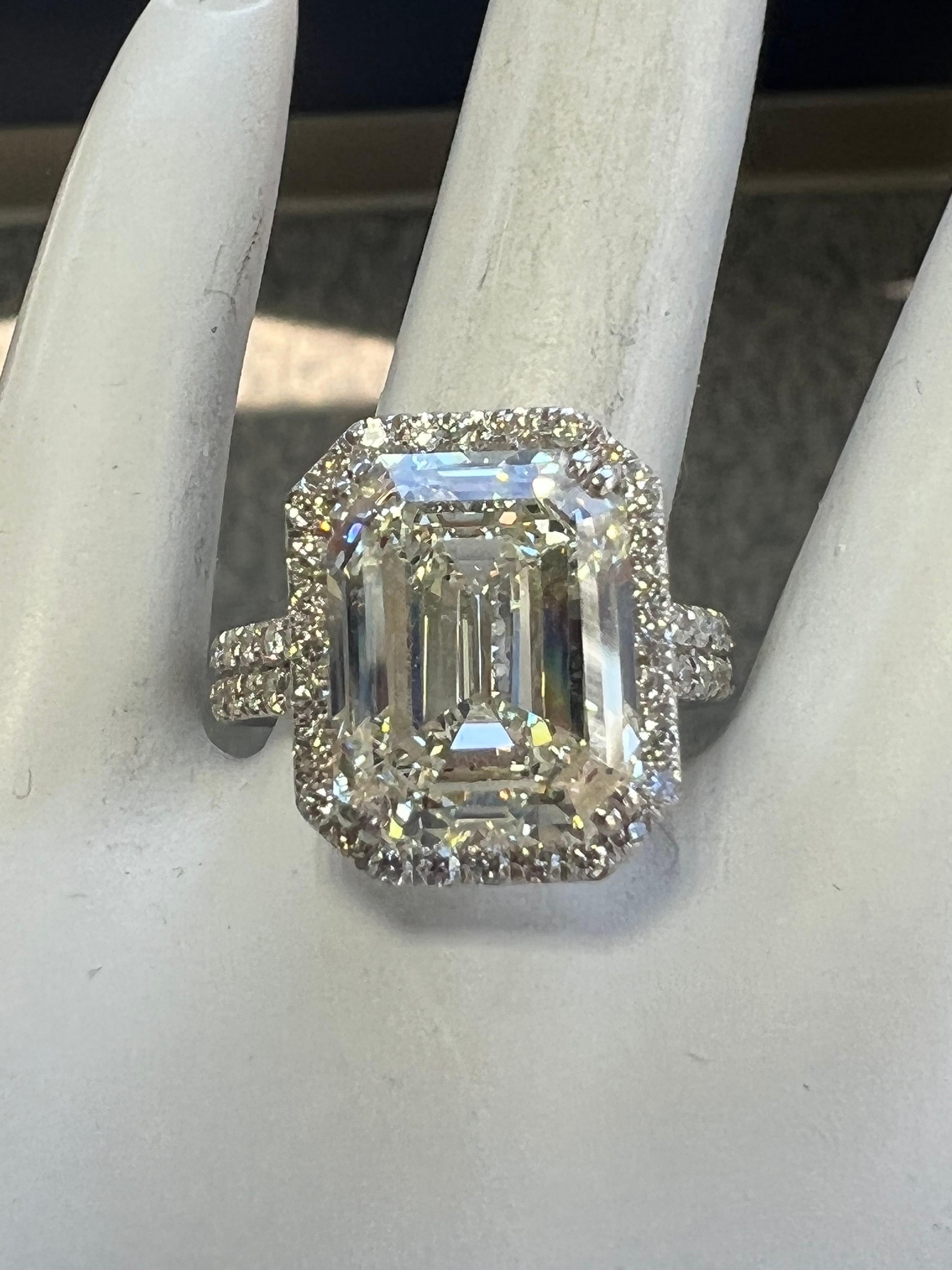 Women's GIA Certified 8.02 Carat L VS2 Natural Emerald Cut Diamond Engagement Plat Ring