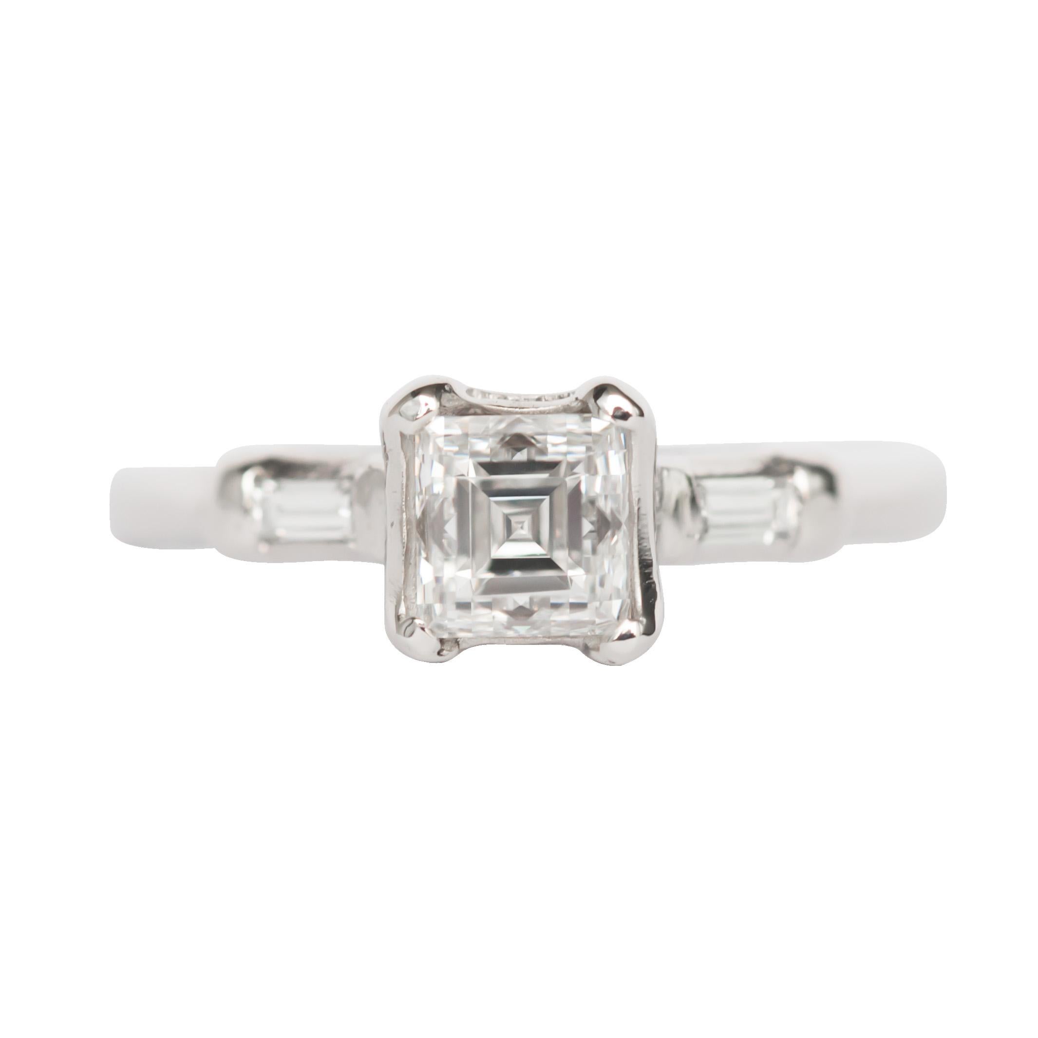Anillo de compromiso de platino con diamante de 81 quilates certificado por el GIA