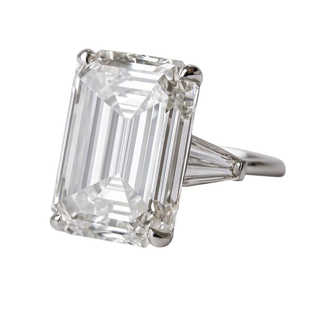 GIA Certified 8.11 Carat Type IIa Emerald Cut Diamond Ring with Tapered Baguette In condizioni Nuovo in vendita a Chicago, IL