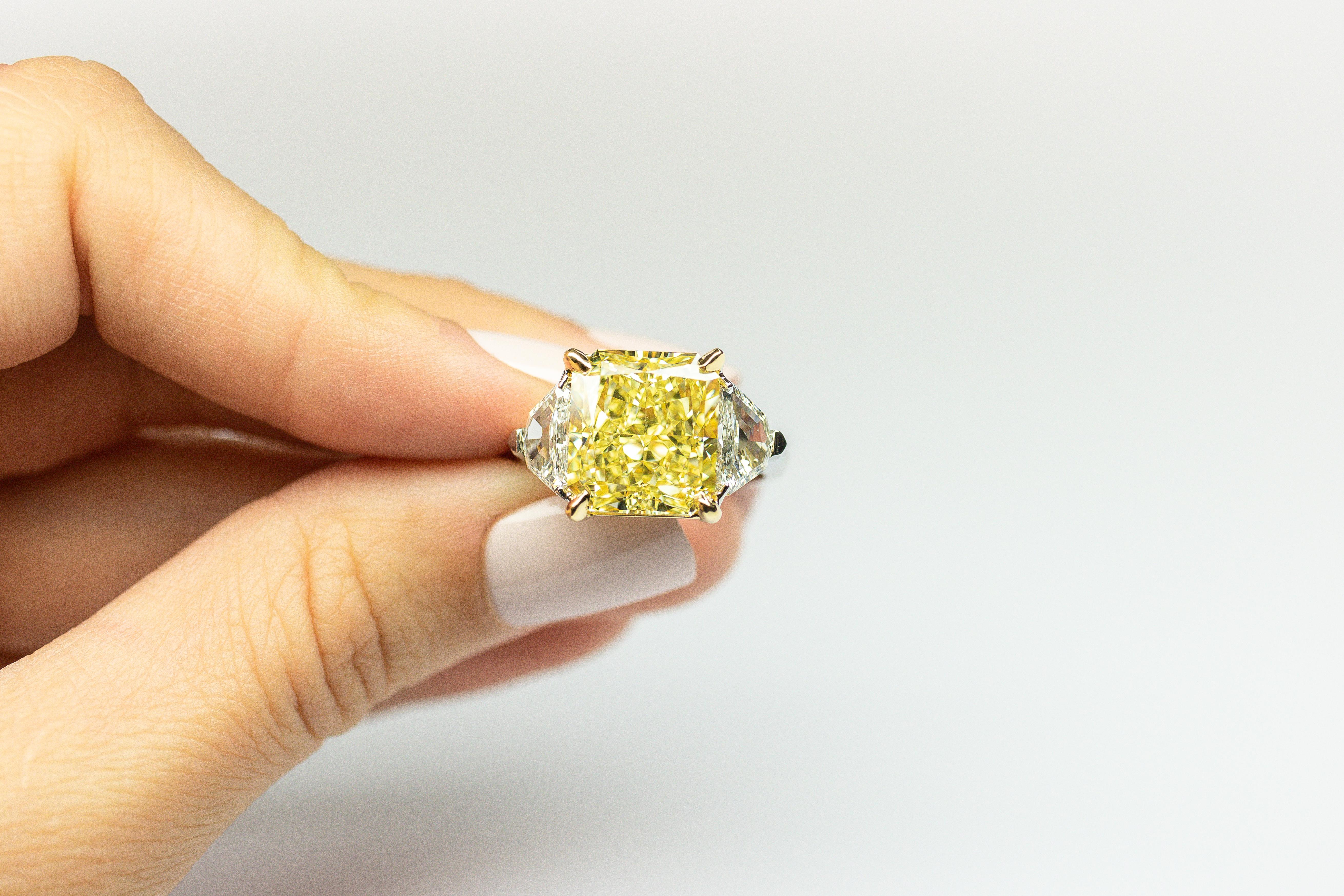 Radiant Cut GIA Certified 8.11 Carat Radiant Fancy Yellow VVS2 Diamond Ring