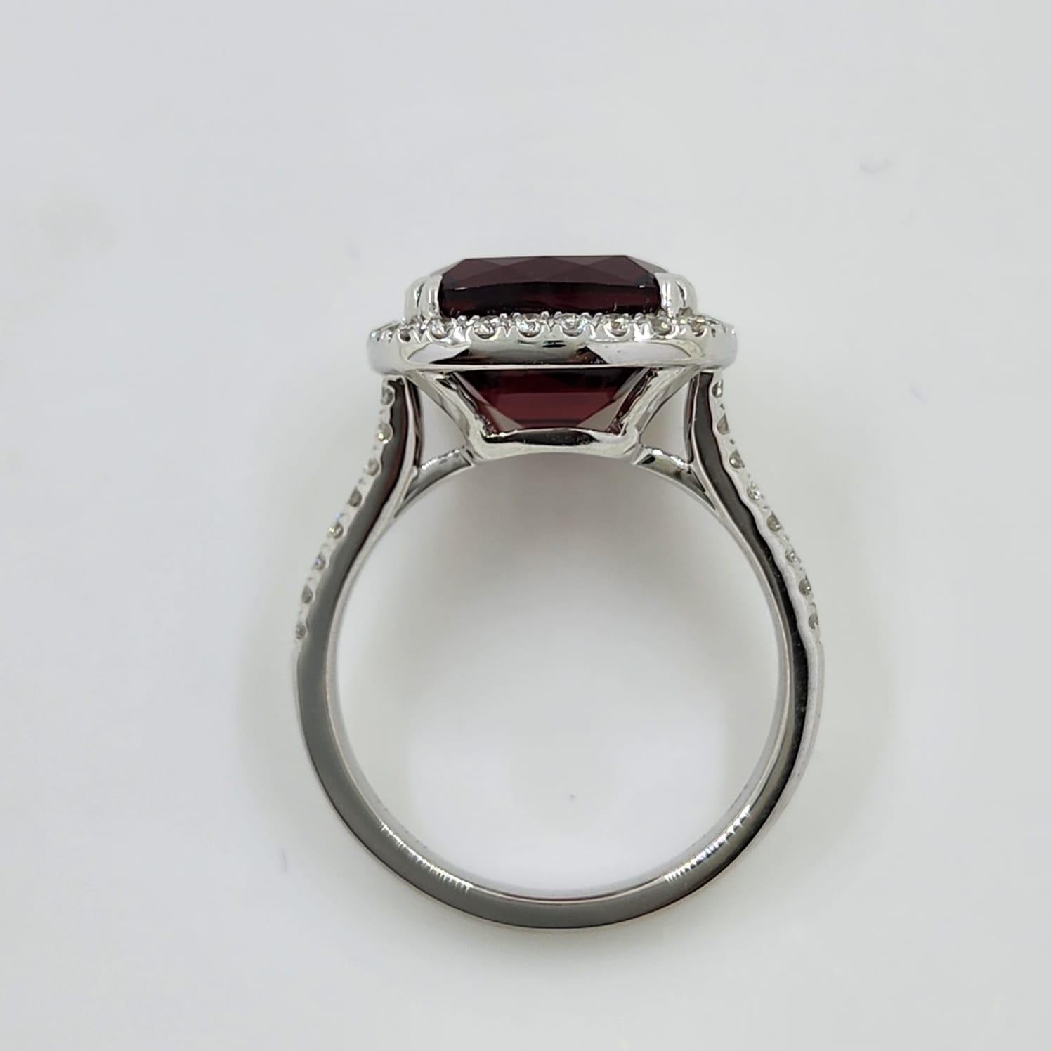 Contemporary GIA Certified 8.15 Carat Garnet and Diamond Ring in 18K White Gold For Sale