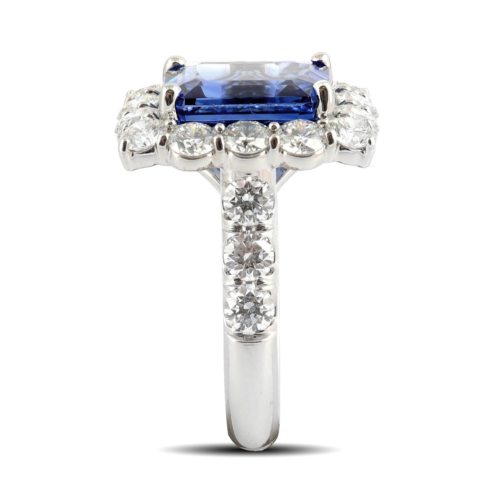Platinring mit GIA-zertifiziertem 8,18 Karat blauem Saphir und Diamant im Zustand „Neu“ im Angebot in Los Angeles, CA