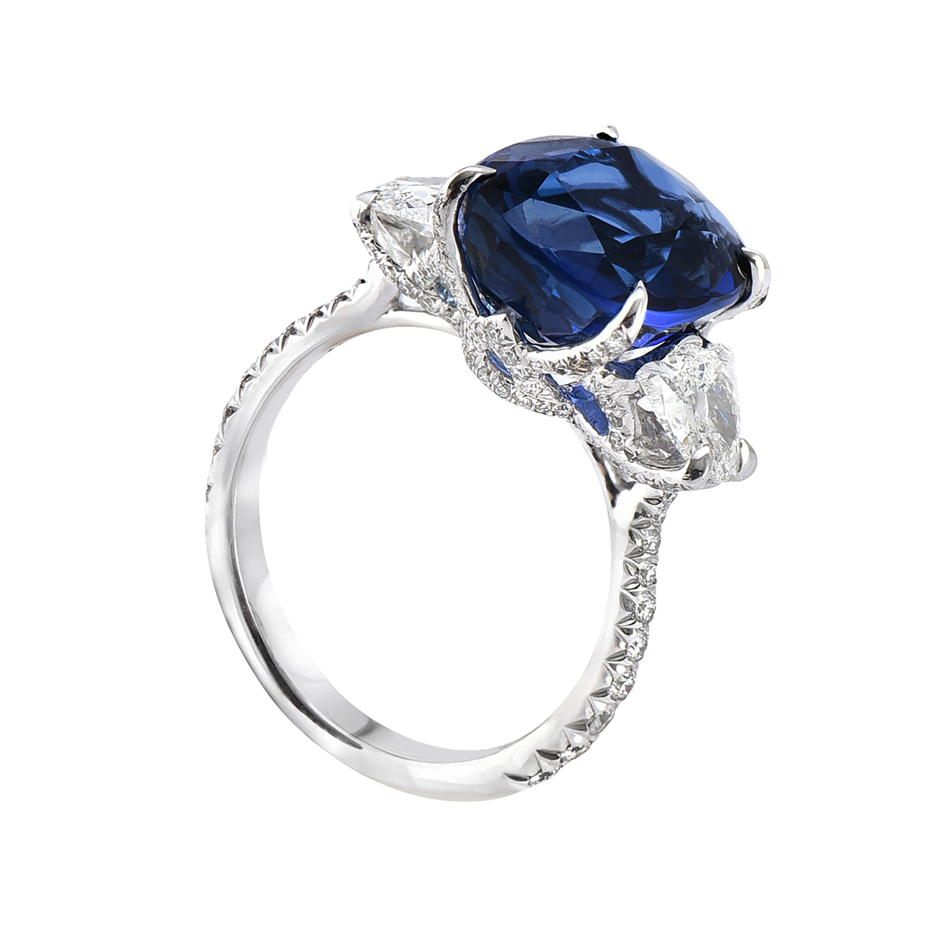 Laviere GIA Certified 8.20 Carat Blue Sapphire and Diamond Ring In New Condition For Sale In Dubai, Dubai