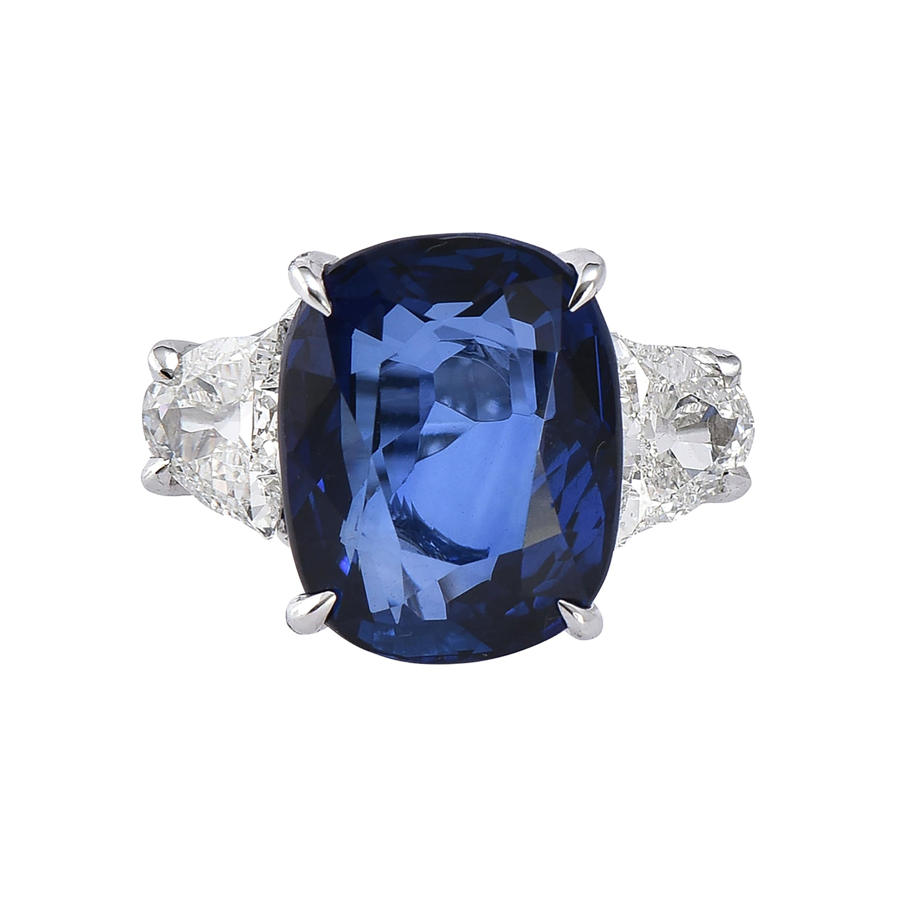 Laviere GIA Certified 8.20 Carat Blue Sapphire and Diamond Ring For Sale