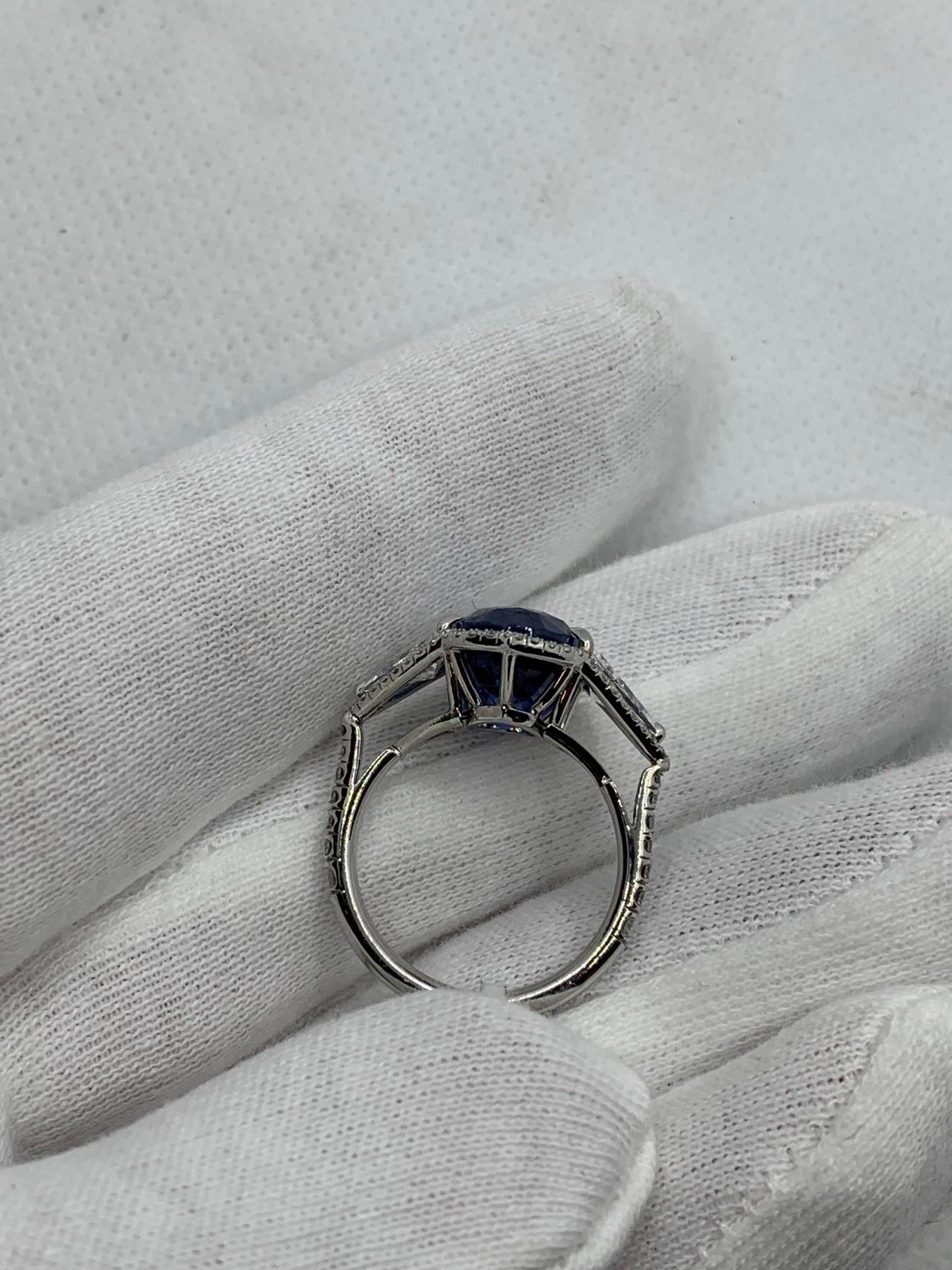 GIA Certified 8.25 Carat Oval Sapphire and Diamond Ring In New Condition For Sale In New York, NY
