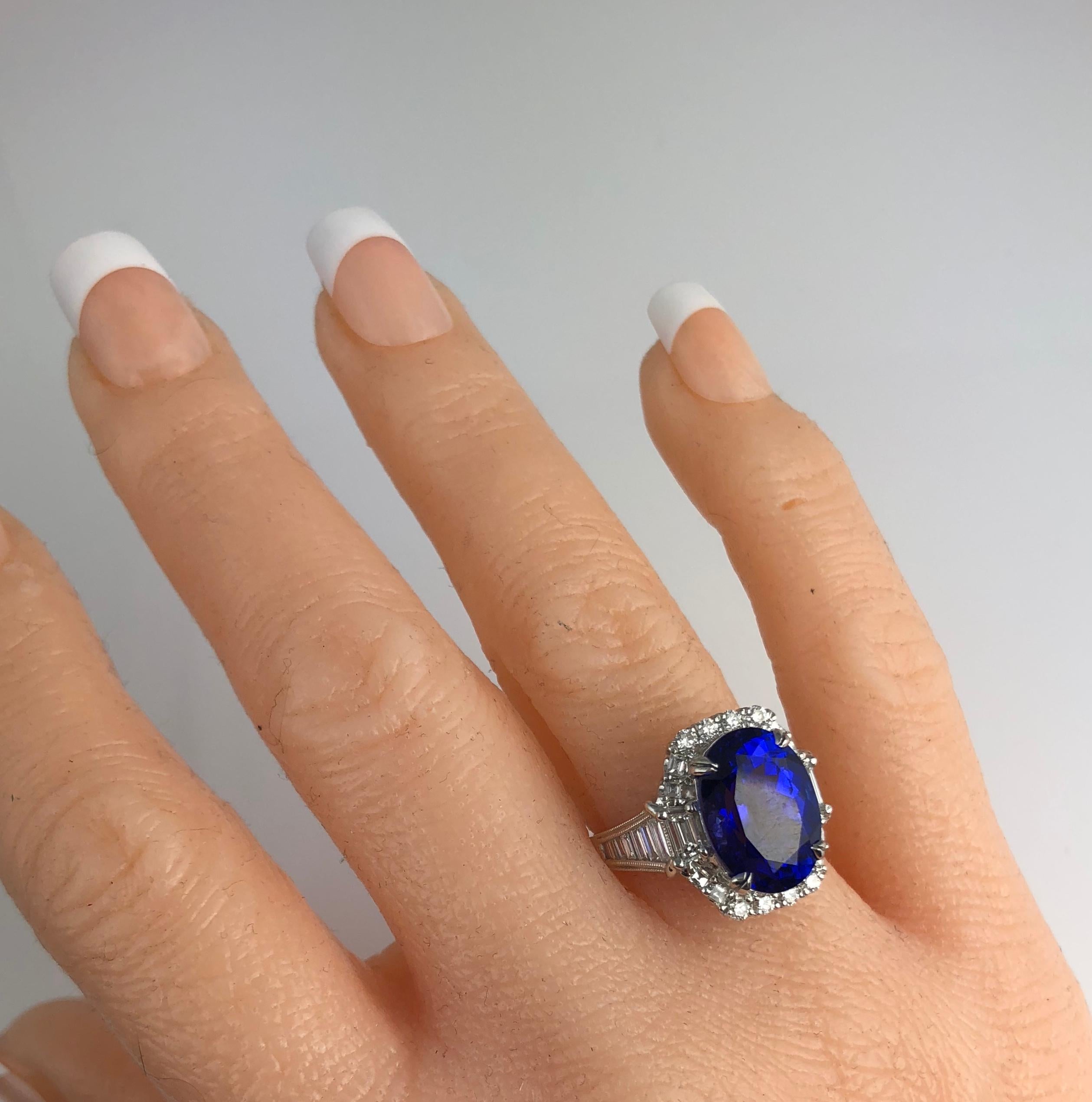 GIA Certified 8.30 Carat Oval Cut Blue-Violet Tanzanite and Diamond Ring ref537 In New Condition For Sale In New York, NY