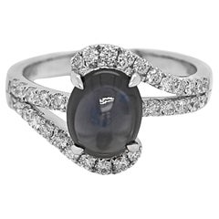 Anillo de oro blanco con zafiro y diamante blanco de 8.35 quilates certificado por el GIA