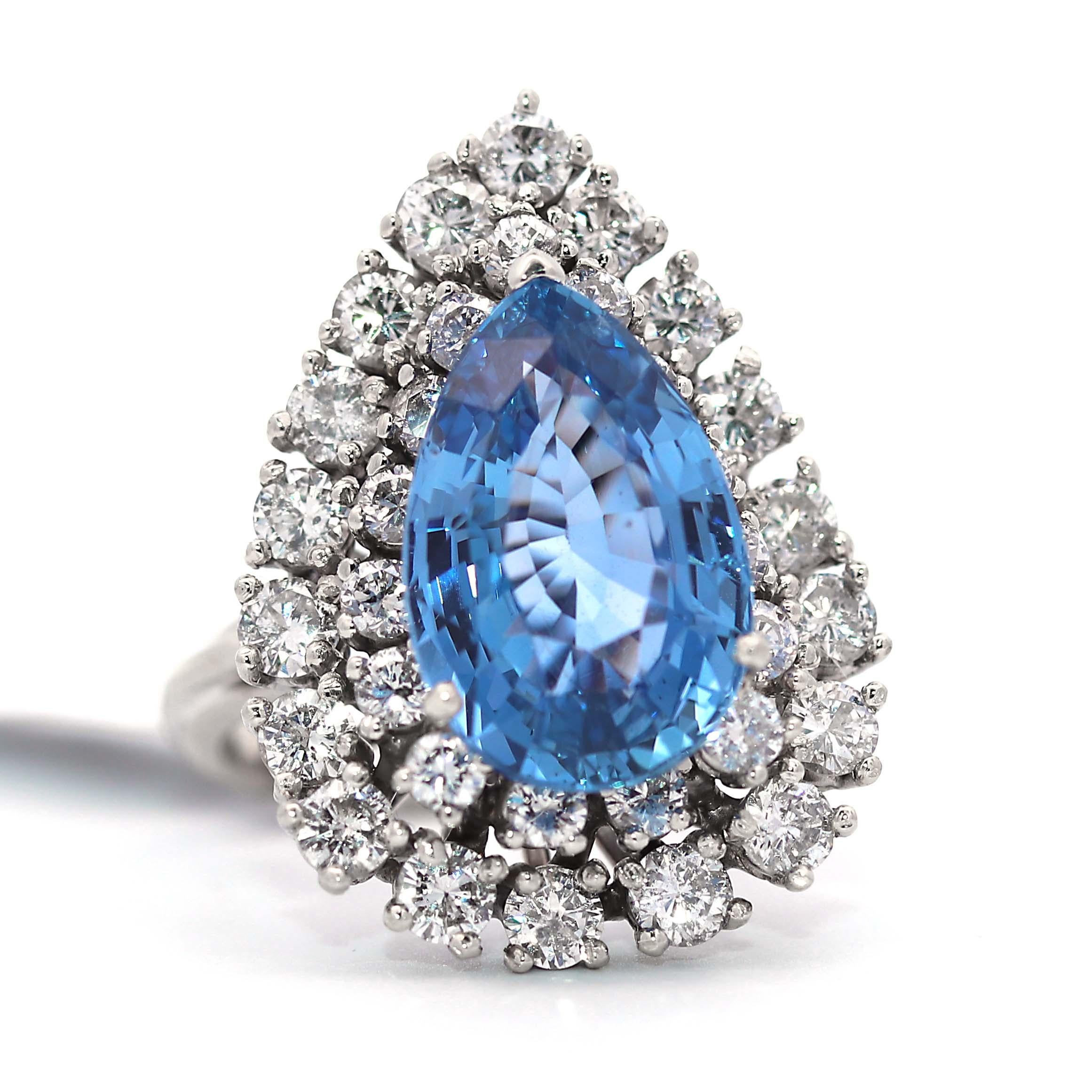 GIA Certified 8.38 Carat No Heat Ceylon Sapphire and Diamond Cocktail Ring In Excellent Condition For Sale In Beverly Hills, CA