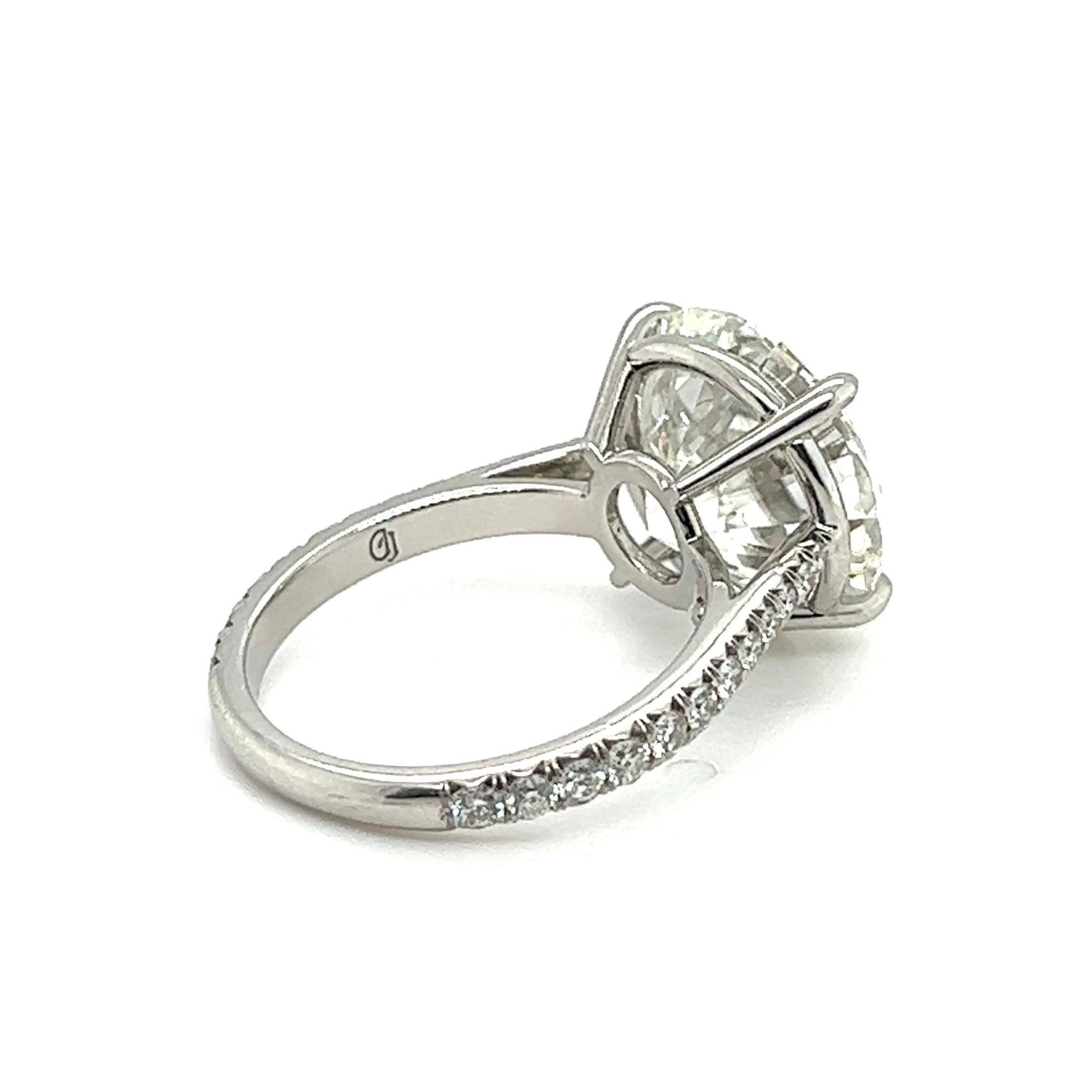 Contemporary GIA Certified 8.45 Carat Brilliant-Cut Diamond Solitaire Engagement Ring For Sale