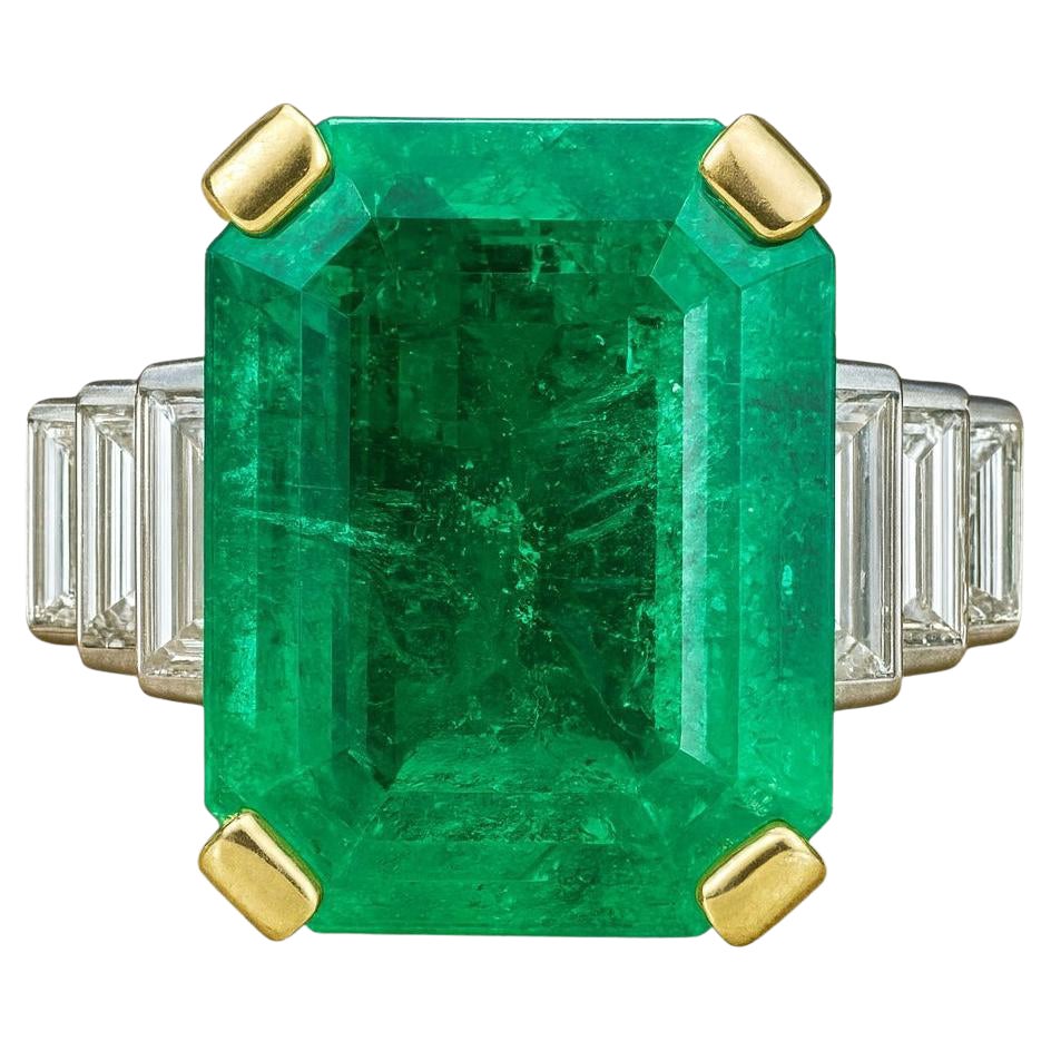 GIA Certified 8.46 Carat Colombian Emerald Diamond Two-Tone Gold Ring For Sale
