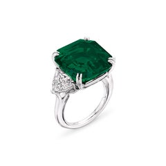 GIA Certified 8.46 Carat VIVID Green Emerald Diamond Ring