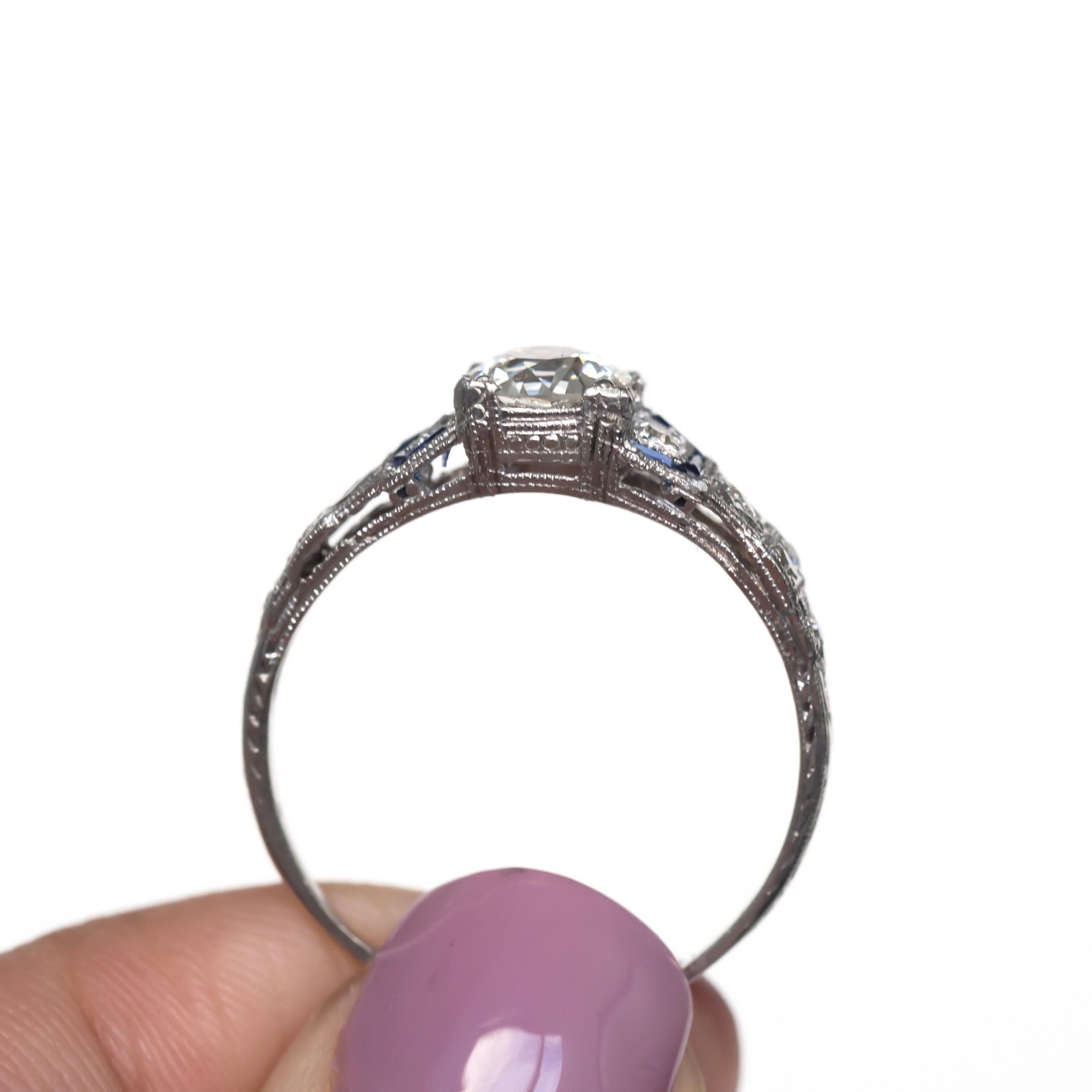 Anillo de compromiso de platino con diamante de 85 quilates certificado por el GIA en Bueno estado para la venta en Hicksville, NY