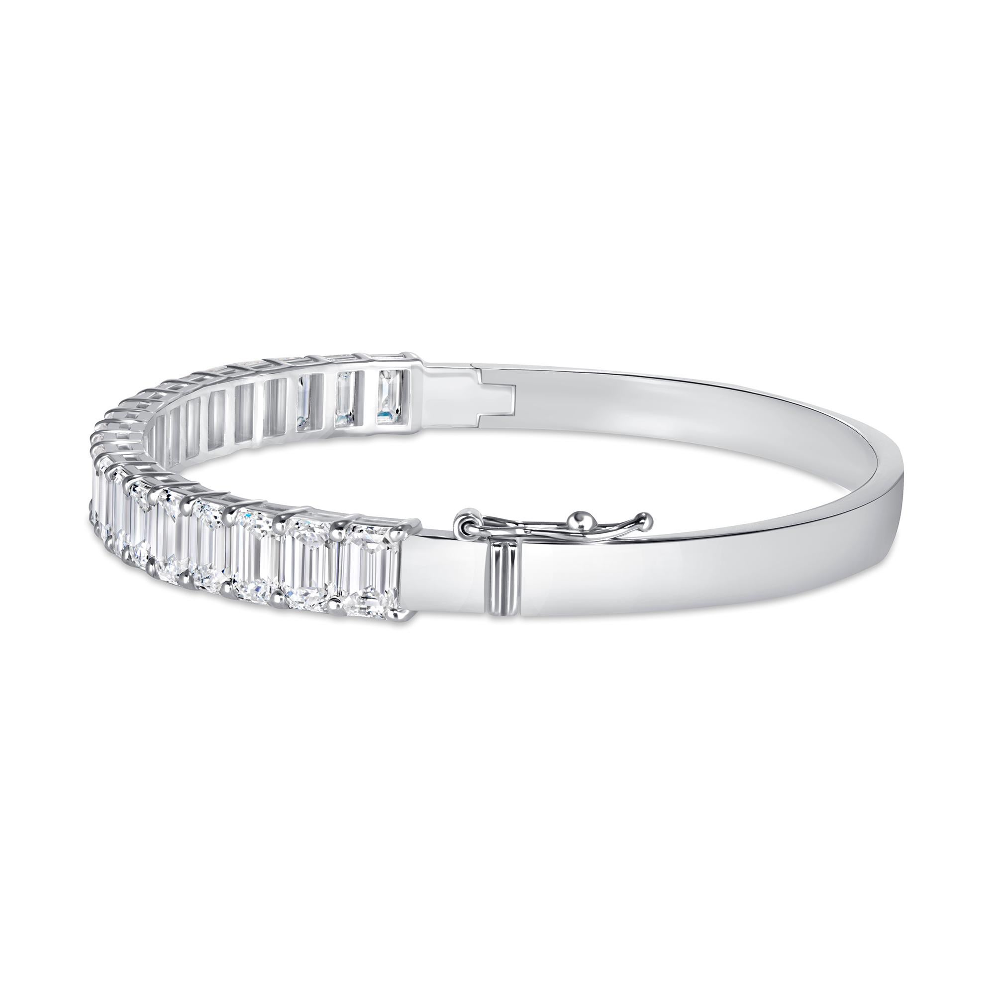 Certificado GIA 8.48 qt. Brazalete de diamantes talla esmeralda en oro blanco de 14 quilates Corte esmeralda en venta